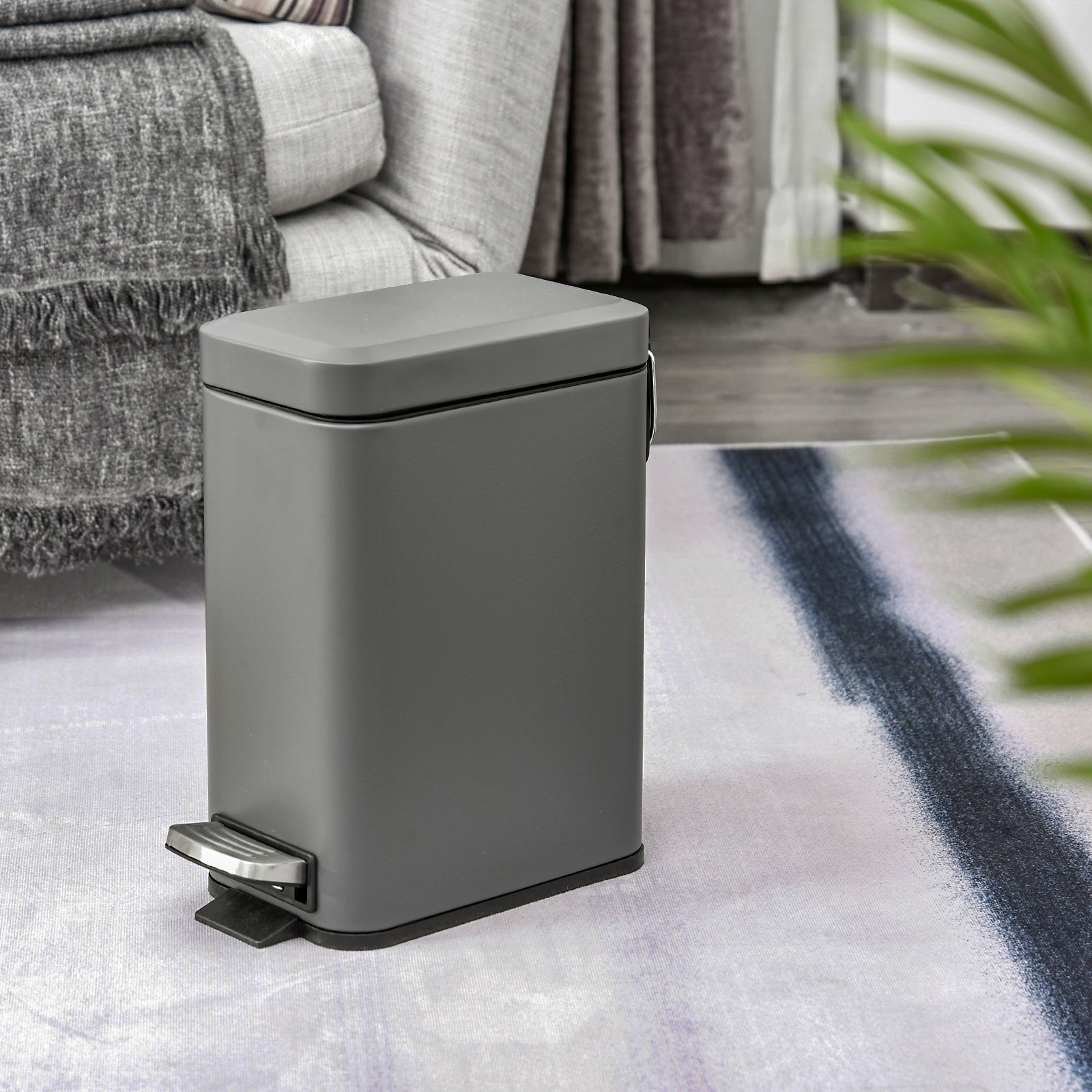 HOMCOM 5L Rectangular Compact Bin Steel Body Removable Bucket Quiet-Close Lid w/ Pedal Lid Rubbish Trash Can Home Office Bedroom Bathroom Living Room Garbage Tidy Clean Grey - North Peak Garden Furniture