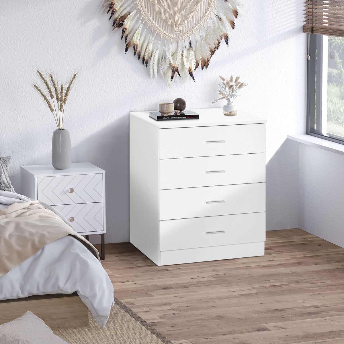 HOMCOM Chest of Drawers, 4 Drawers Storage Cabinet with Metal Rails, Anti-Tip for Playroom, Nursery Room, Hallway, etc