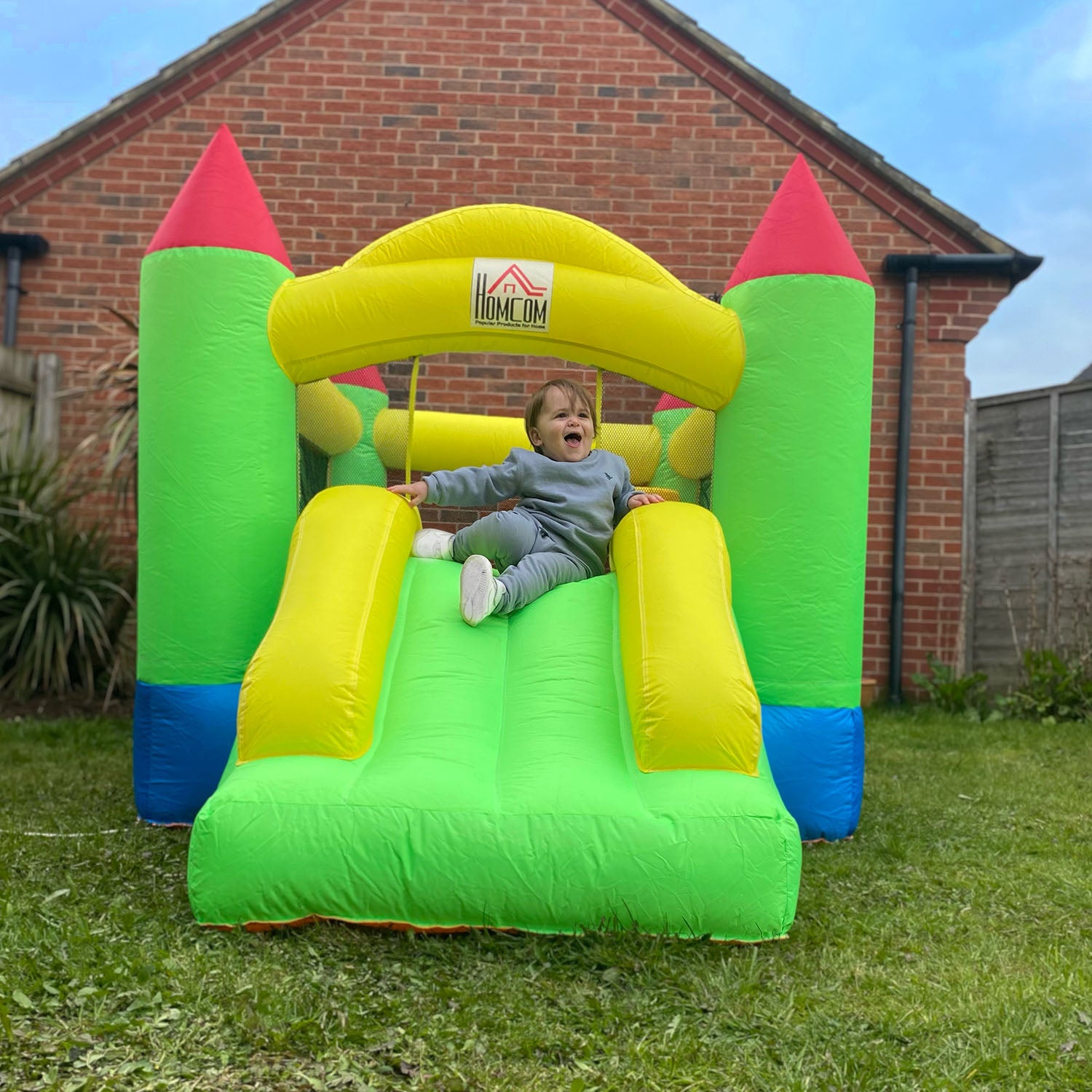 HOMCOM Nylon Inflatable Bouncy Castle Multi-Colour - North Peak Garden Furniture