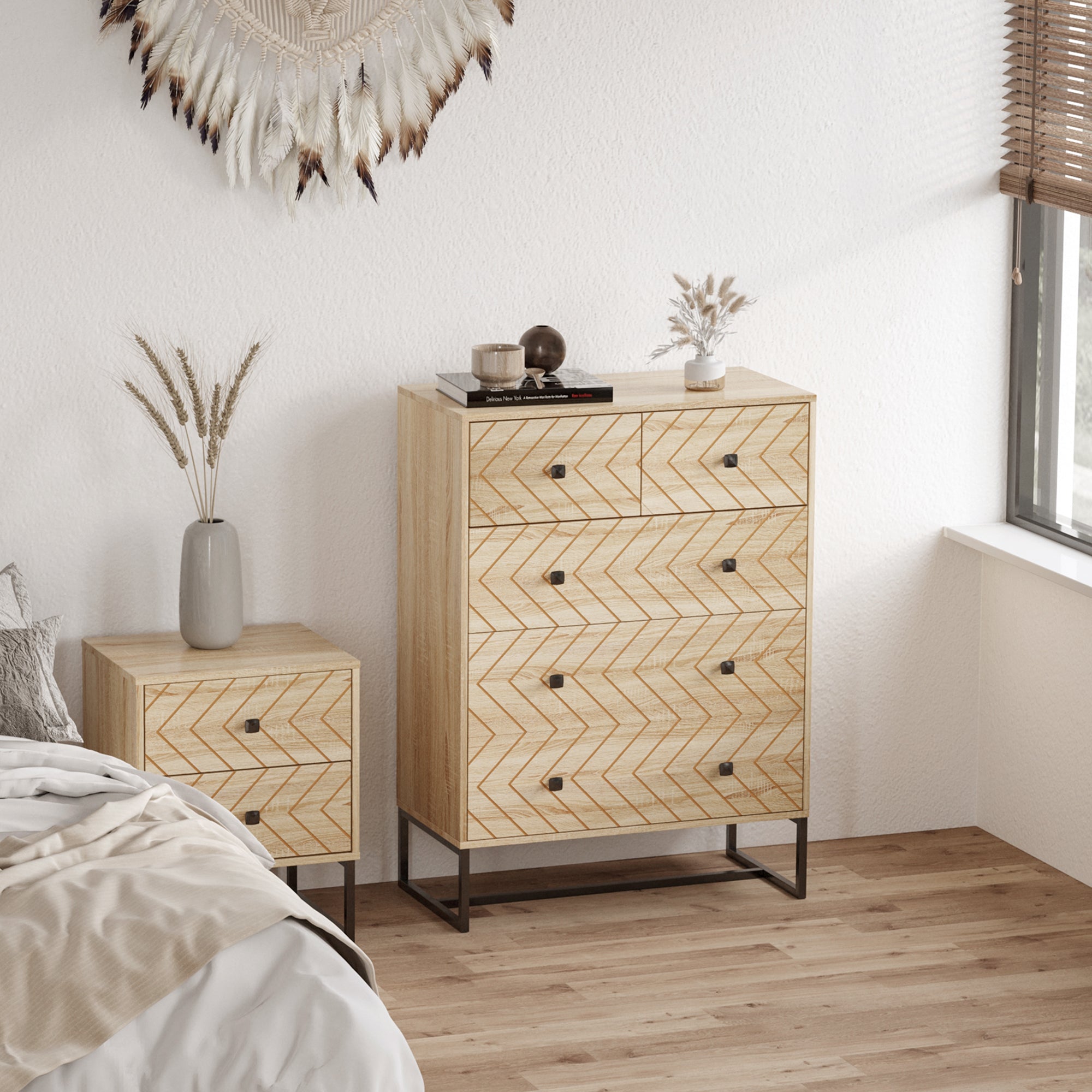 HOMCOM 5 Drawer Chest Sideboard Cabinet Storage Unit Bedroom Home Unique Zigzag Design w/ Black Metal Handles Anti Tip & Top - North Peak Garden Furniture