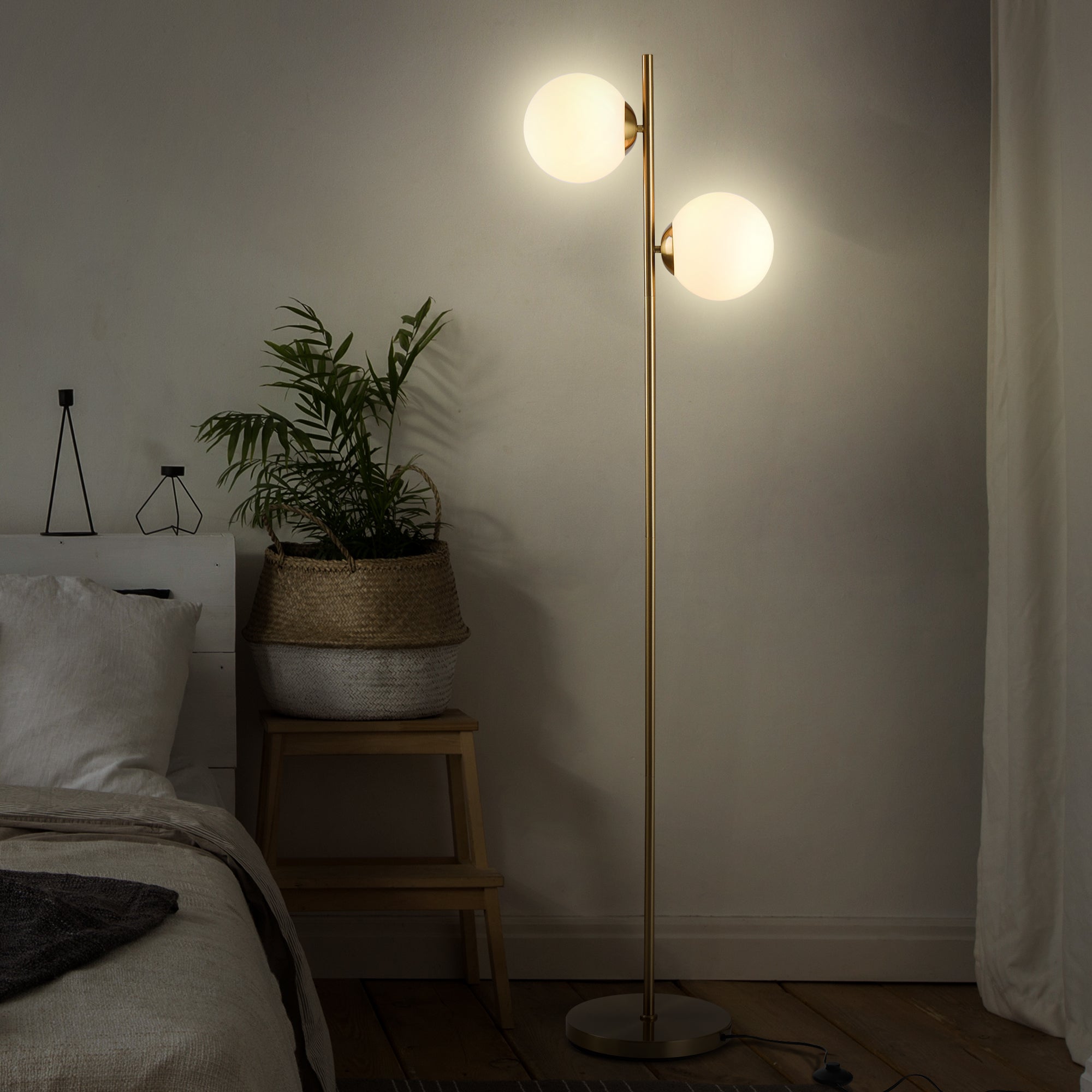 HOMCOM 2 Lights Tree Floor Lamp for Living Room with Globe Lampshade, Standing Lamp for Bedroom, Bulb not Included, Gold Tone - North Peak Garden Furniture