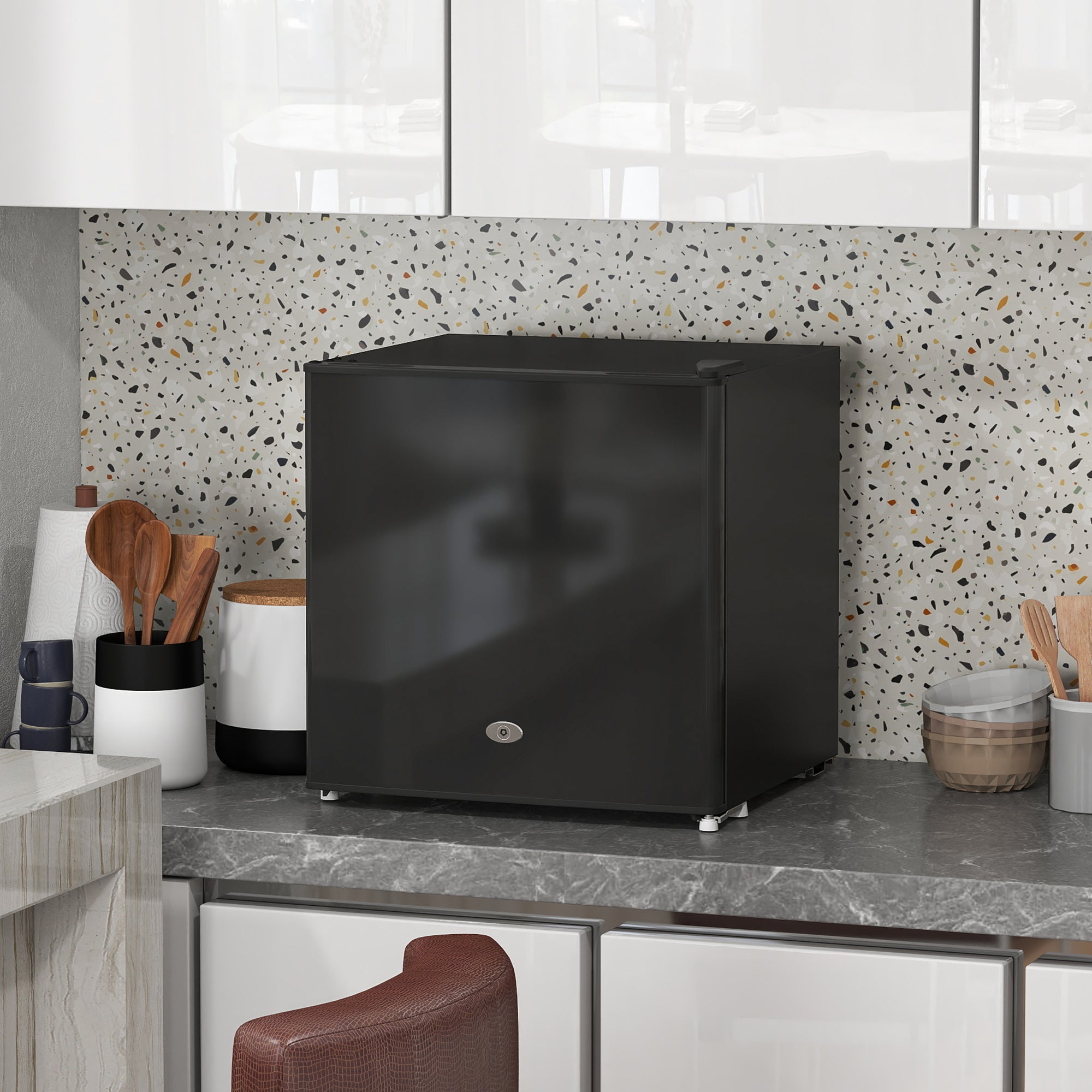 HOMCOM 35L Mini Freezer, -24℃ to -14℃ Temperature - Black