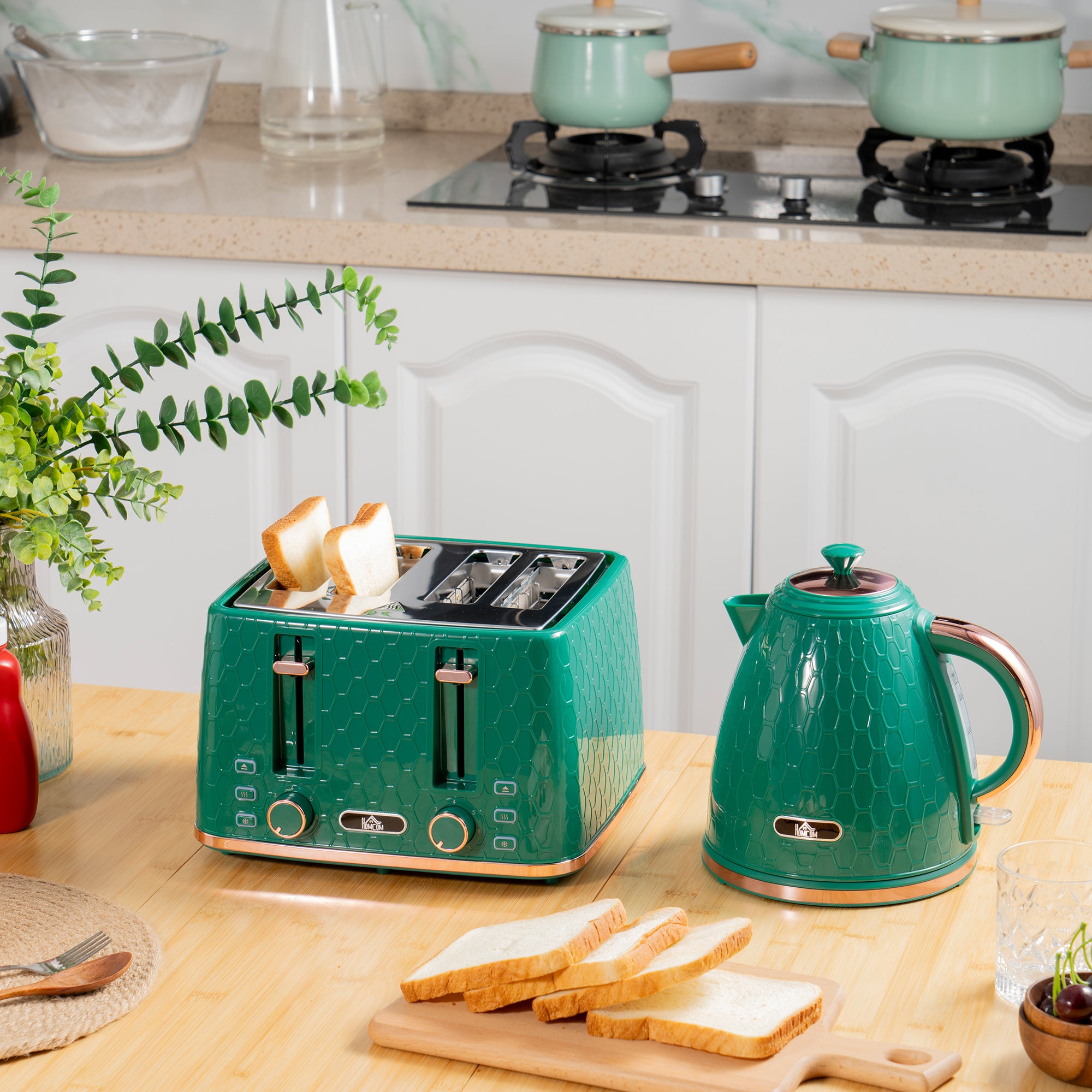 HOMCOM Kettle and Toaster Set, 1.7L 3000W Fast Boil Jug Kettle with Auto Shut Off, 4 Slice Toaster with 7 Level Browning Controls & Crumb Tray, Green - North Peak Garden Furniture