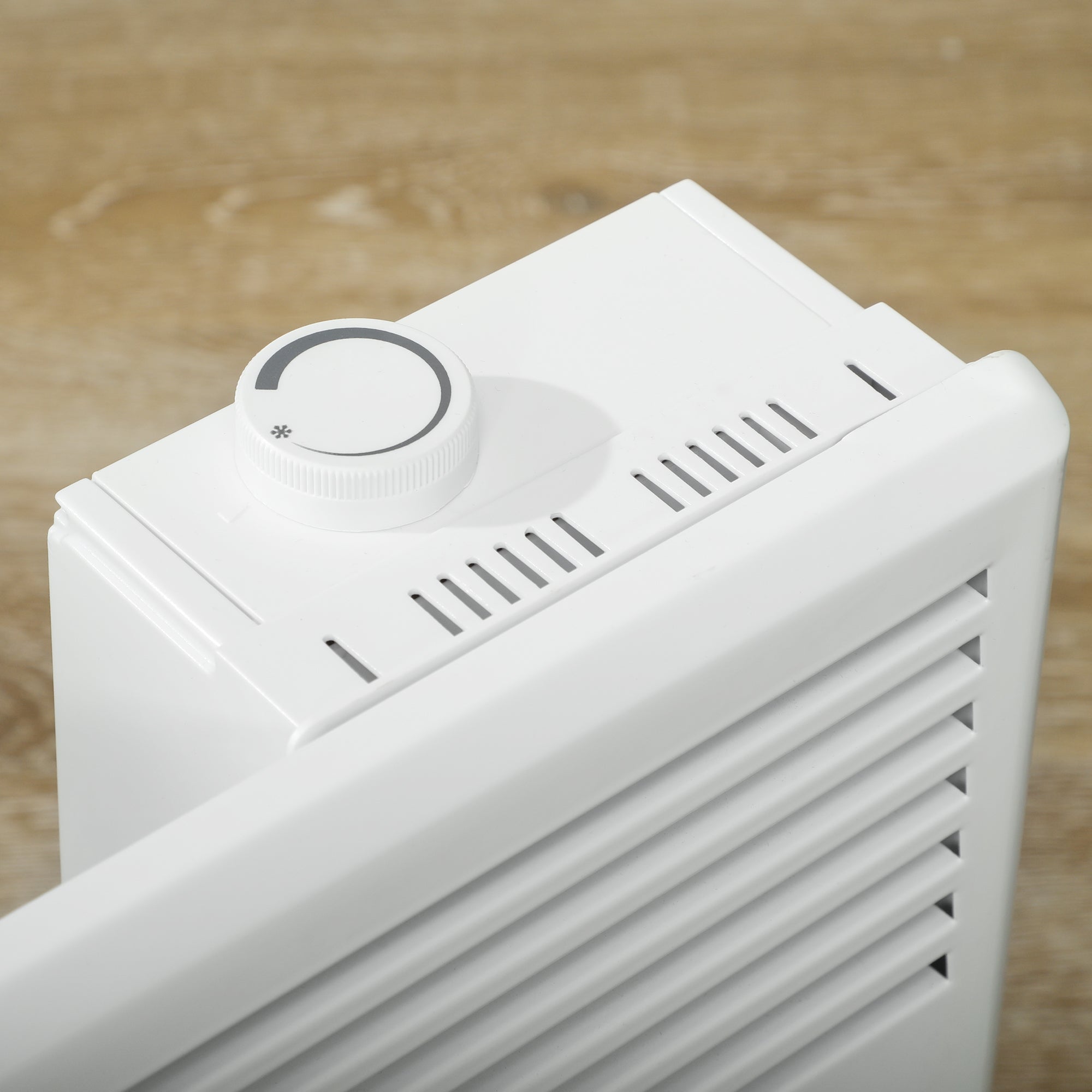 HOMCOM 2000W Convector Heater - White - North Peak Garden Furniture
