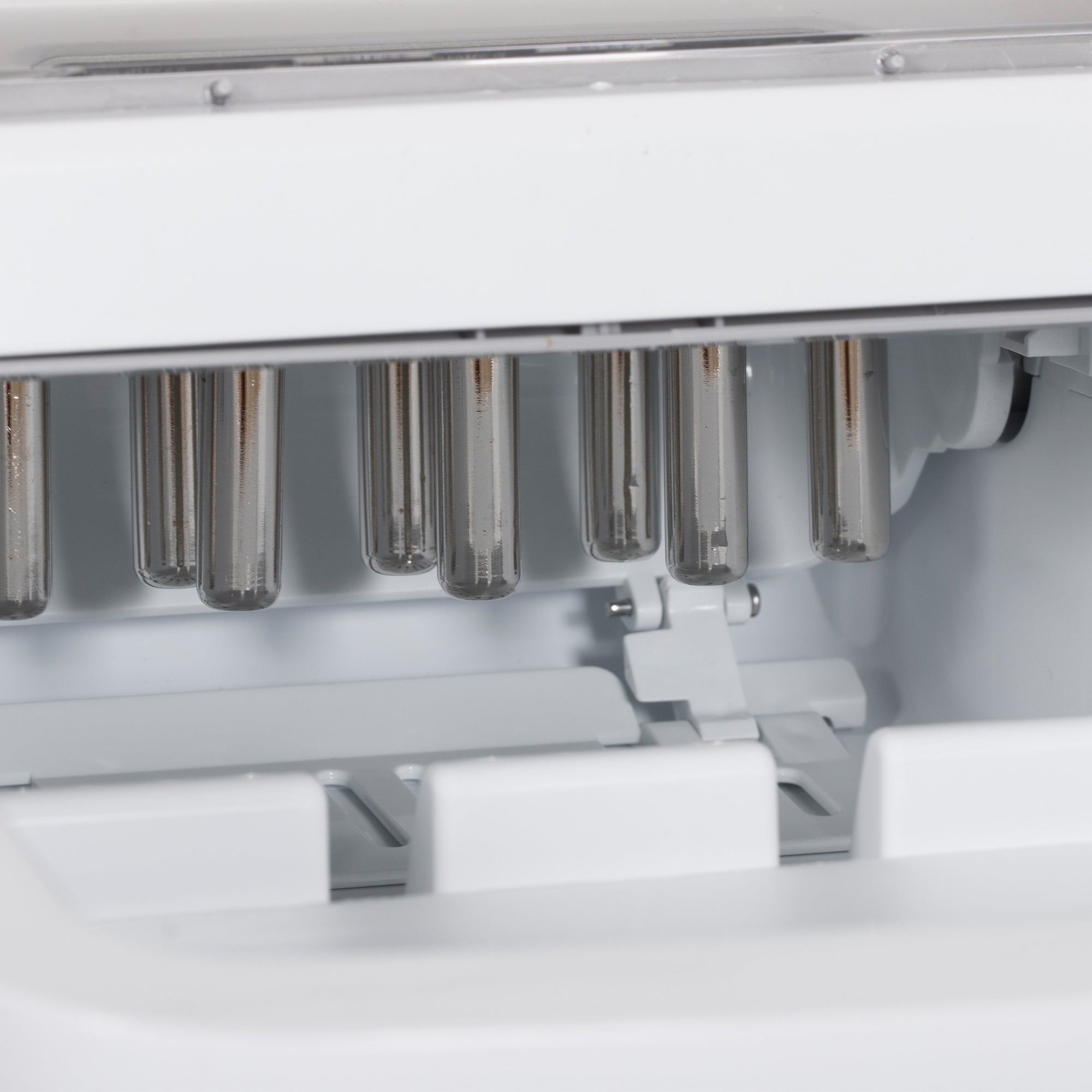 HOMCOM 12kg Countertop Ice Cube Machine, with Scoop - White - North Peak Garden Furniture