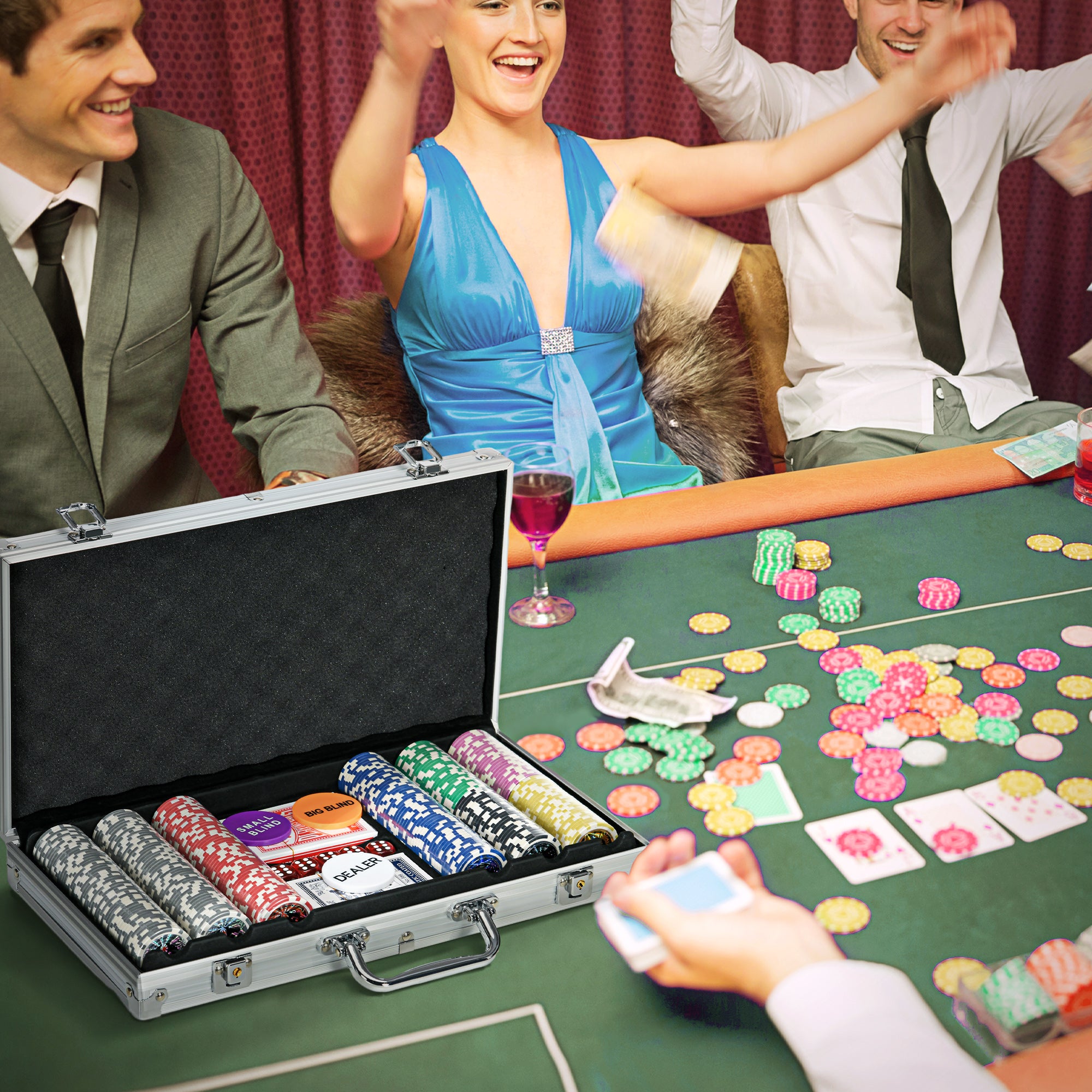 SPORTNOW 300-Piece Poker Chips Set, Poker Set with Mat, Chips, Two Card Decks, Dealer, Five Dices - North Peak Garden Furniture