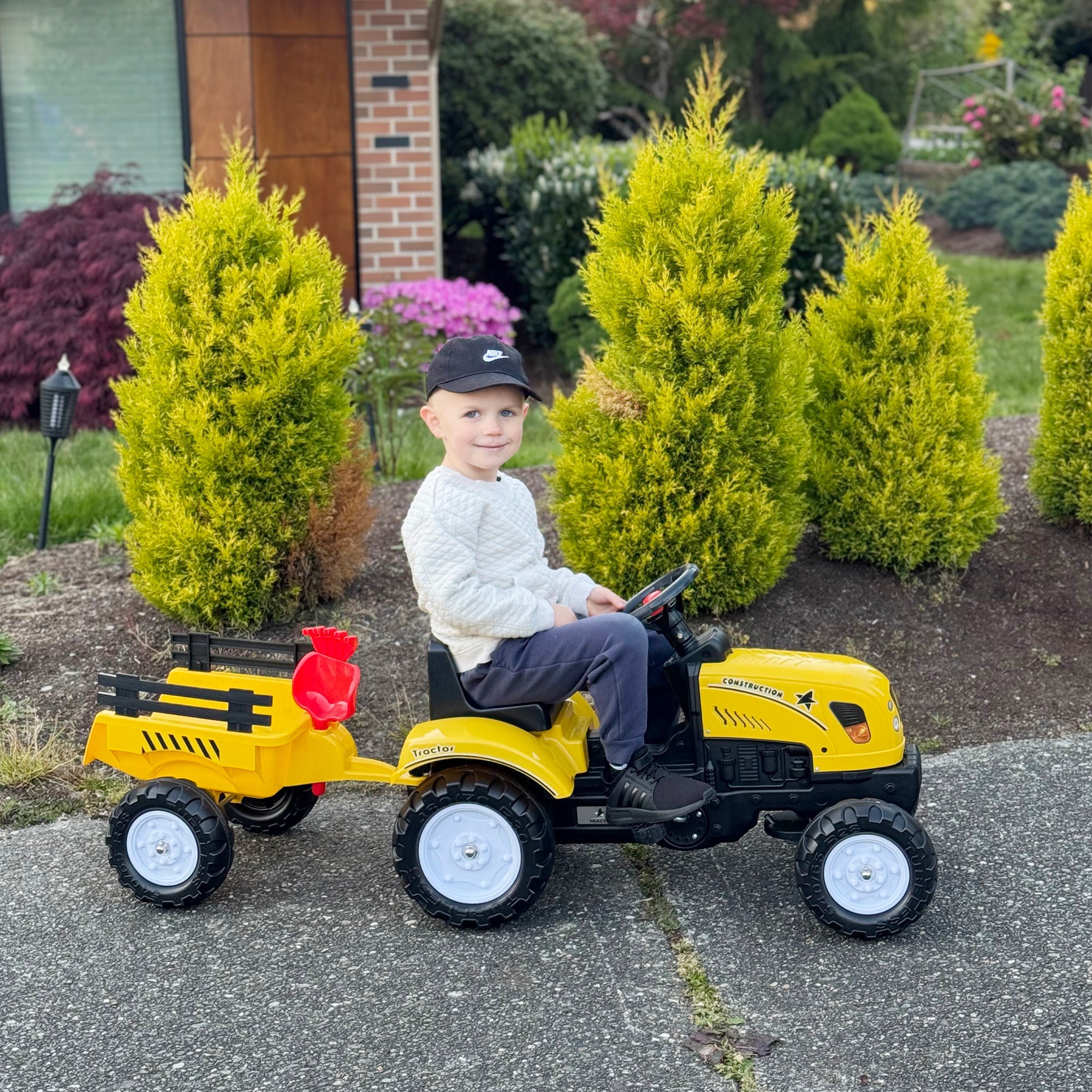 HOMCOM Pedal Go Kart, Kids Ride on Tractor with Back Trailer, Shovel & Rake, Horn, Four Wheels Tractor Toy for Child Toddler - North Peak Garden Furniture