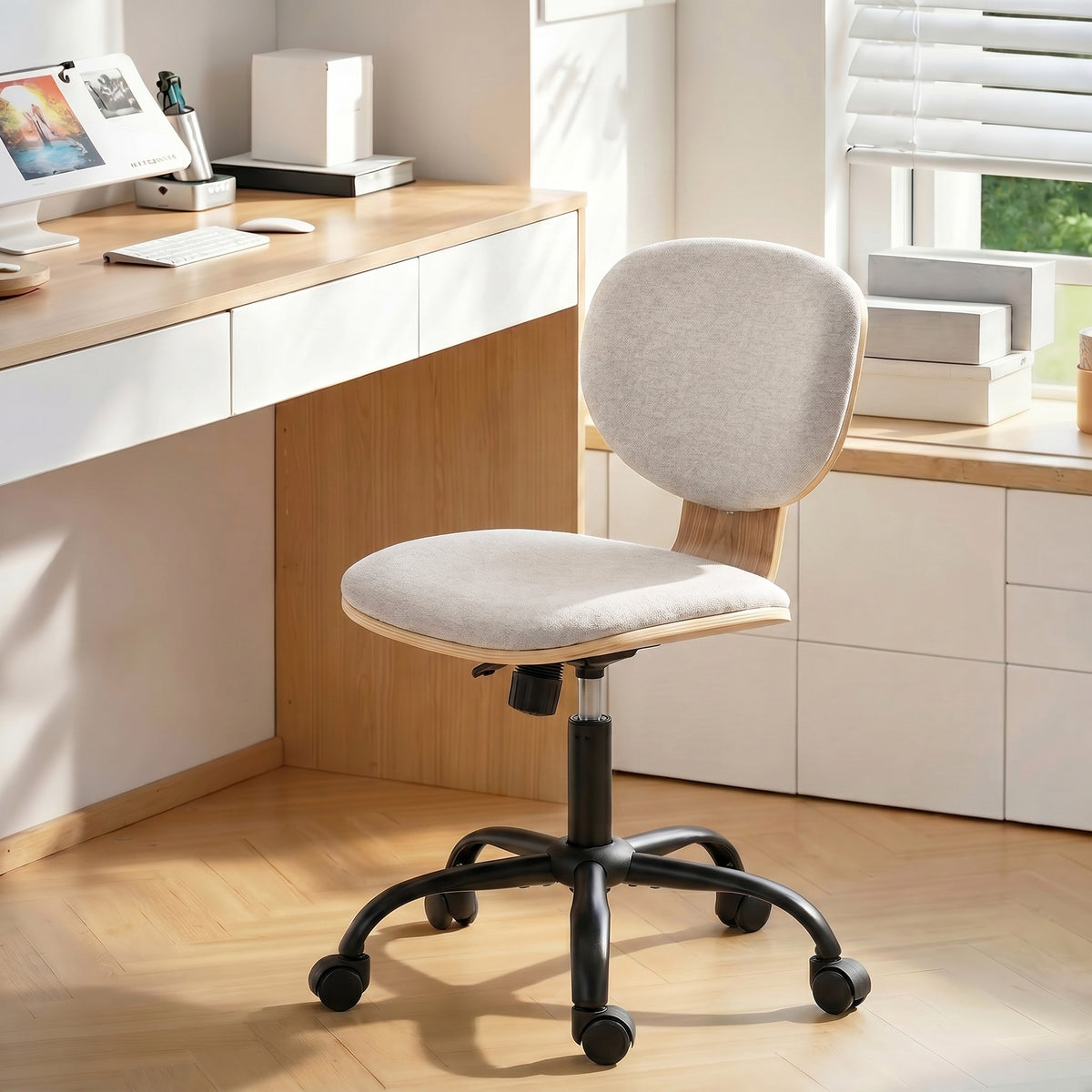 HOMCOM Home Office Desk Chair Rocking Function Ergonomic Swivel Chair with PU Wheels, Light Grey