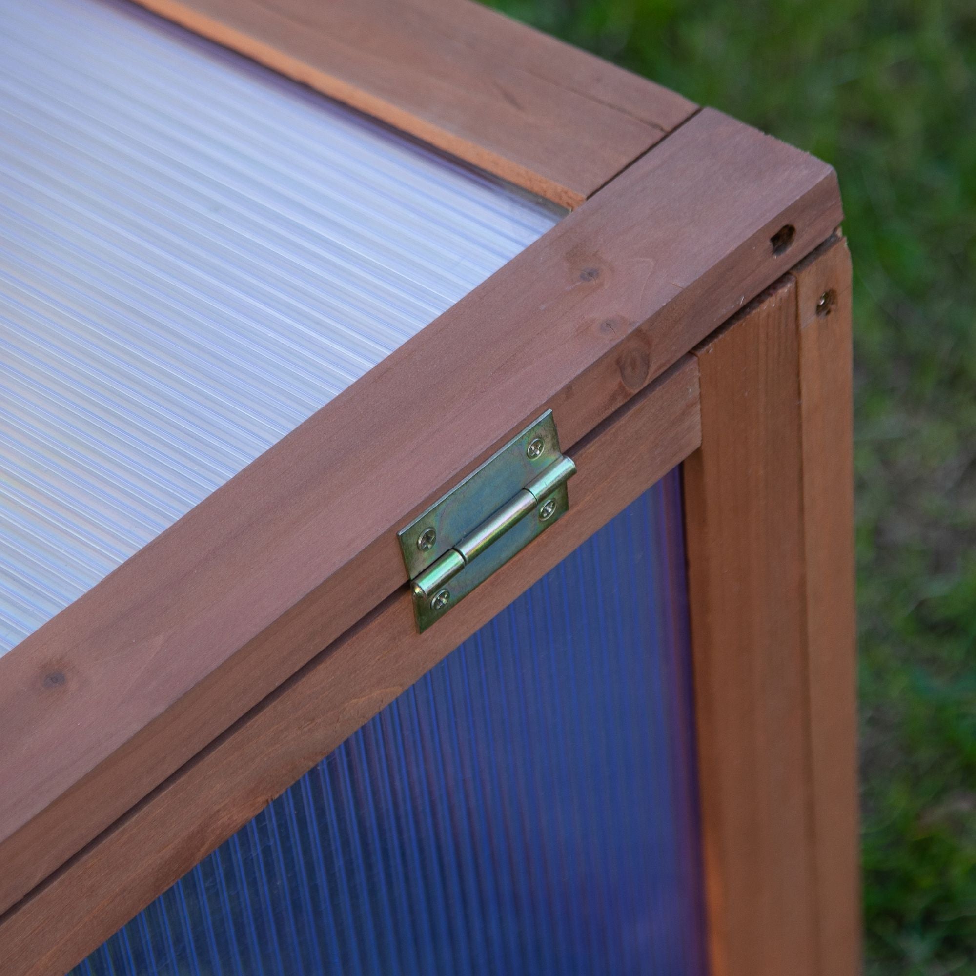 Outsunny Wooden Cold Frame, Small Polycarbonate Greenhouse for Plants with Openable & Tilted Top Cover, Brown, 100 x 65 x 40cm - North Peak Garden Furniture