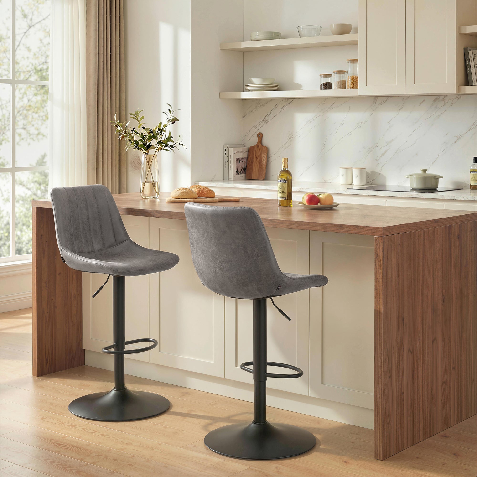 HOMCOM Adjustable Bar Stools Set of 2 Counter Height Barstools Dining Chairs 360° Swivel with Footrest for Home Pub, Grey