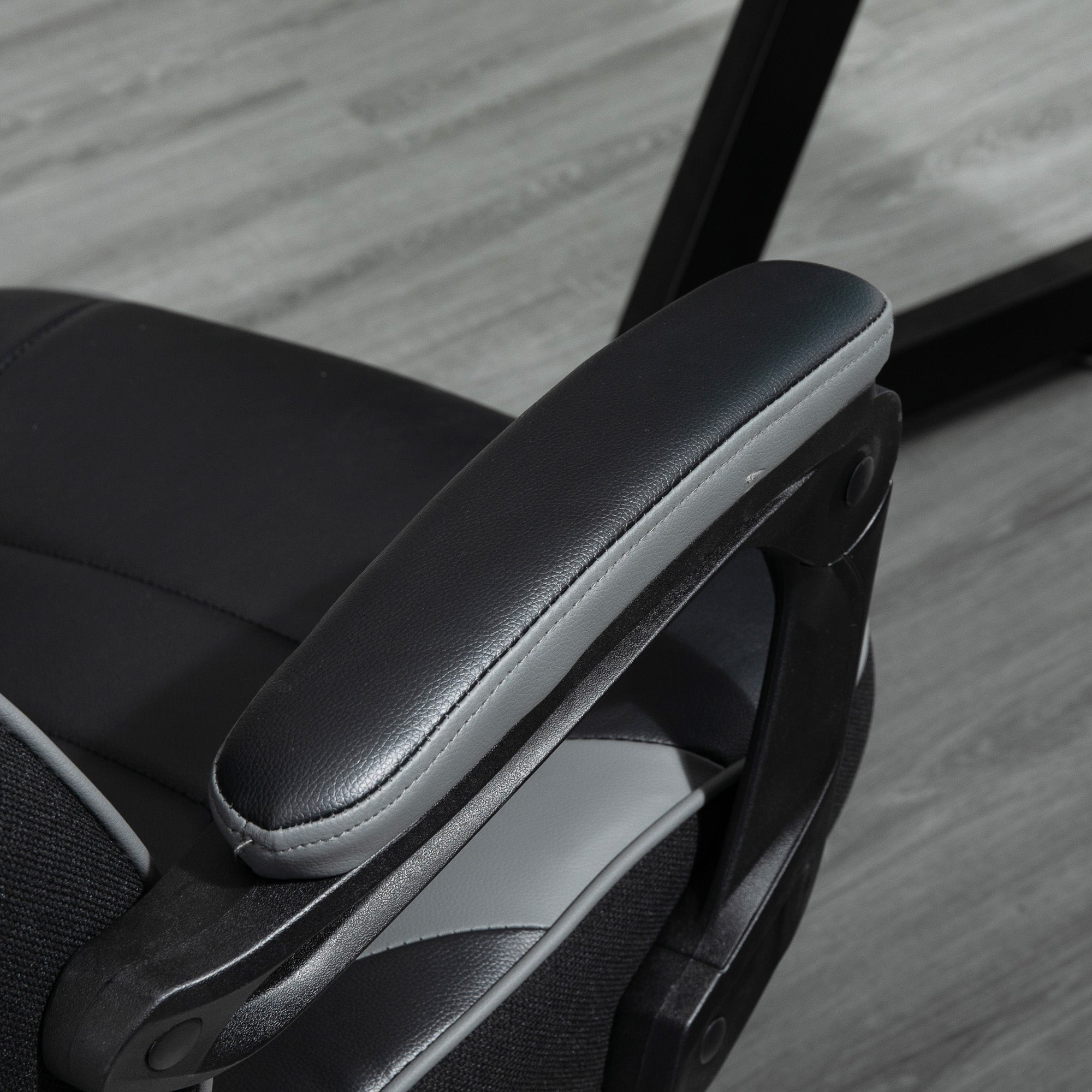 Vinsetto Computer Gaming Chair, Racing Desk Chair with Lumbar Support and Footrest, PU Leather Gamer Chair with Headrest and Swivel Wheels for Home, Grey - North Peak Garden Furniture