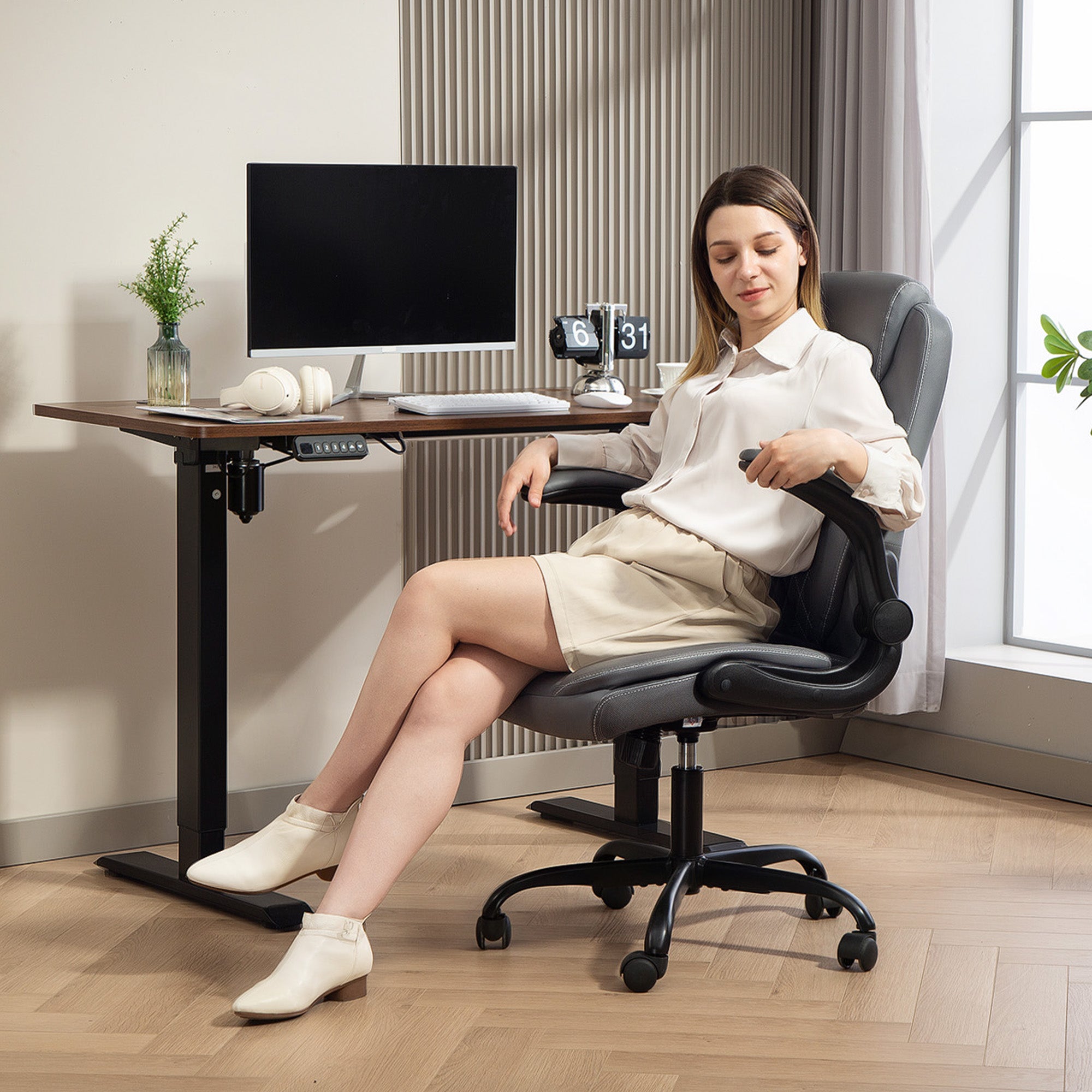 HOMCOM Faux Leather Office Chair. with Flip-Up Armrests - Charcoal Grey