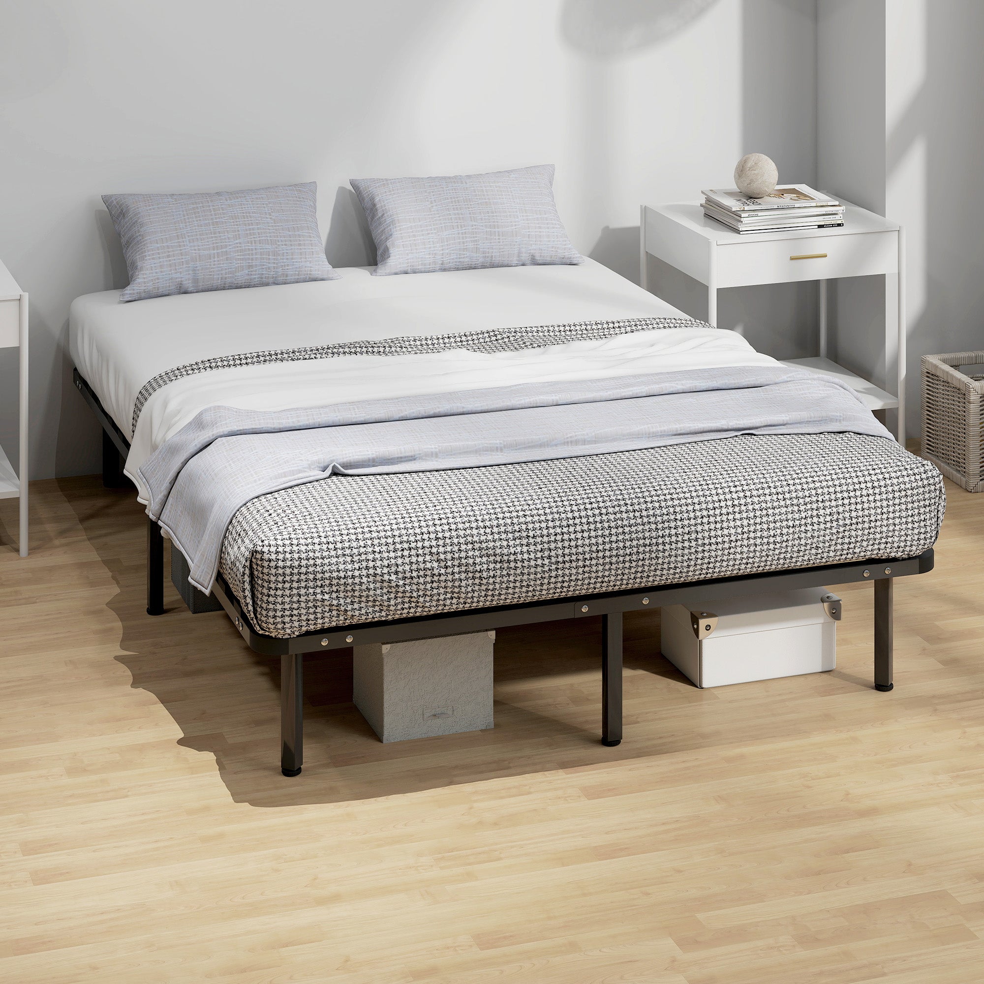 HOMCOM 4ft6 Double Bed Frame, Metal Platform Bed Frame with 2 x 14 Wood Slats, No Box Spring Needed, Underbed Storage, Black