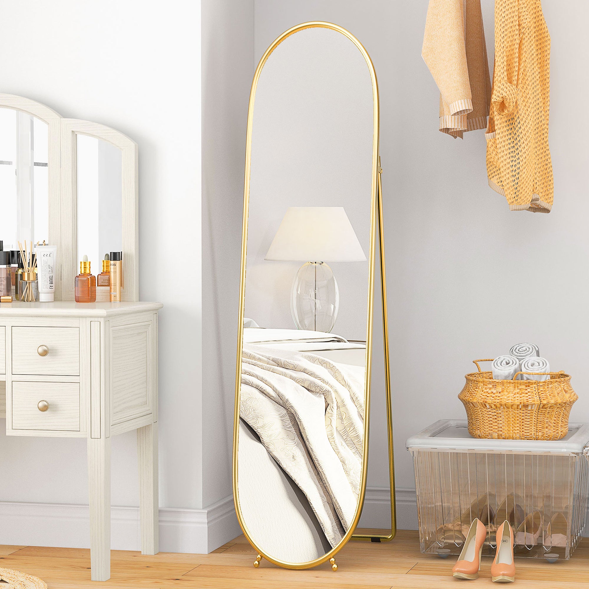 HOMCOM Three-Way Curved Full Length Mirror - Gold Tone