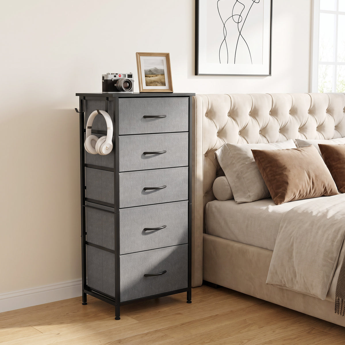 HOMCOM Chest of Drawers, Dresser with 5 Fabric Drawers, Tall Storage Unit with 4 Pockets and 2 Hooks Steel Frame, Charcoal Grey