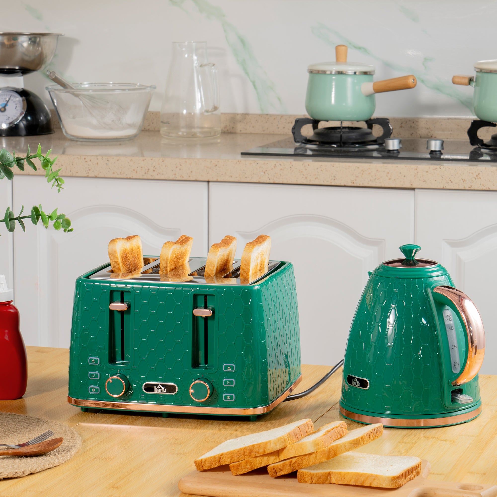 HOMCOM Kettle and Toaster Set, 1.7L 3000W Fast Boil Jug Kettle with Auto Shut Off, 4 Slice Toaster with 7 Level Browning Controls & Crumb Tray, Green - North Peak Garden Furniture