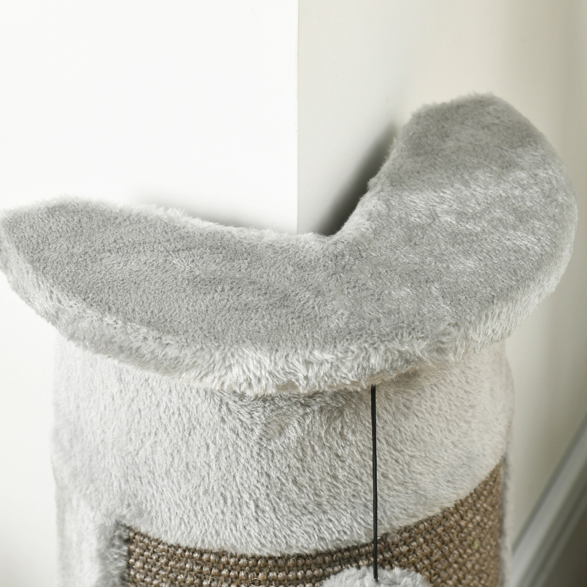PawHut 58cm Cat Scratching Post, with Covered Plush, Play Balls, for Corner Walls - Grey - North Peak Garden Furniture