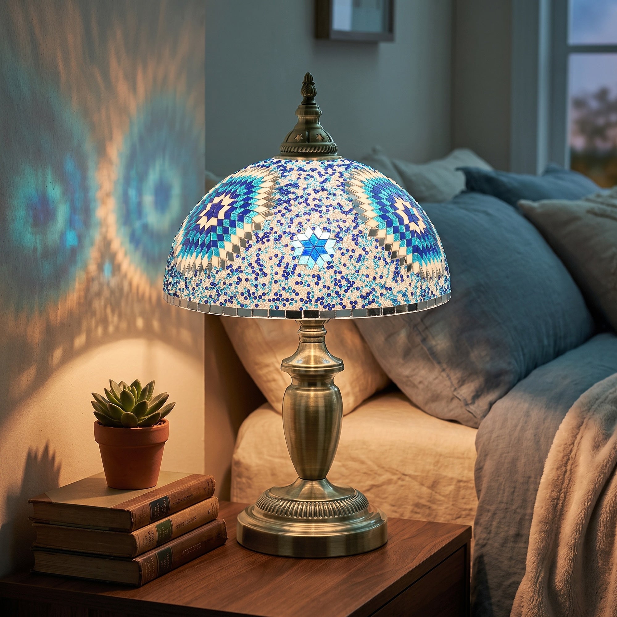 HOMCOM 30cm Tiffany Lamp, Stained Glass Bedside Table Lamp with Button Switch and Metal Base, Blue