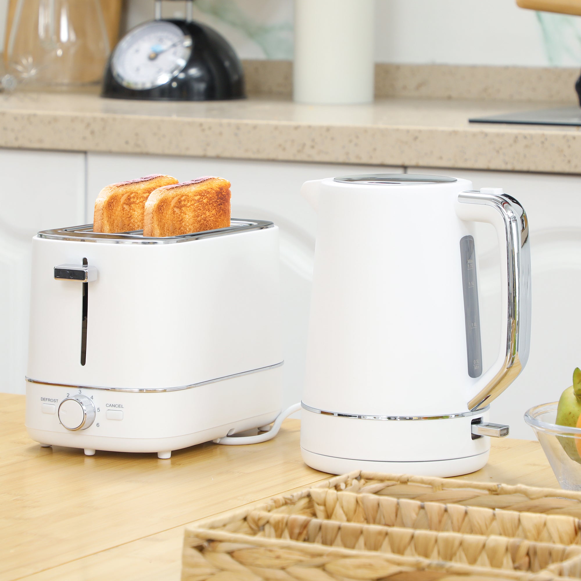 HOMCOM Kettle and Toaster Set, 1.7L 3000W Fast Boil Kettle & 2 Slice Toaster Kitchen Set with 6 Level Browning Controls, Defrost, Reheat, White - North Peak Garden Furniture