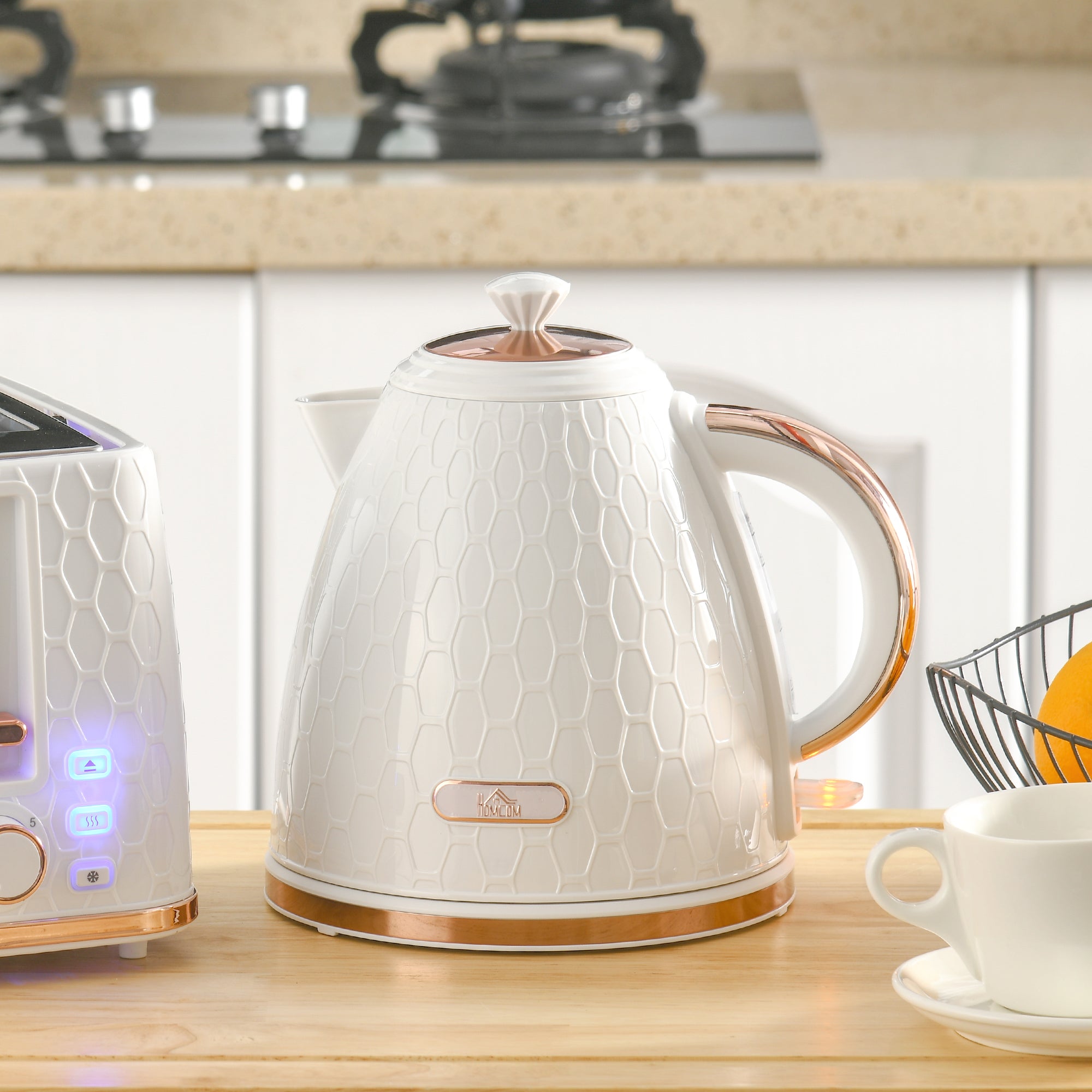 HOMCOM 3kW Rapid Boil Honeycomb Kettle - Cream - North Peak Garden Furniture