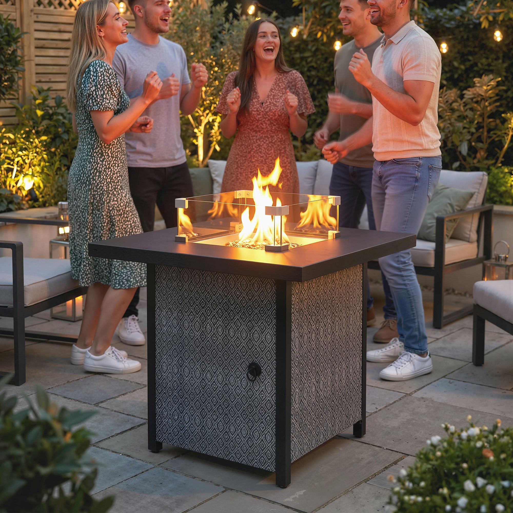 Outsunny Propane Gas Fire Pit Table for Garden, 11.7 KW Smokeless Firepit Outdoor Heater with Wind Guard, Glass Rocks, Lid, Black