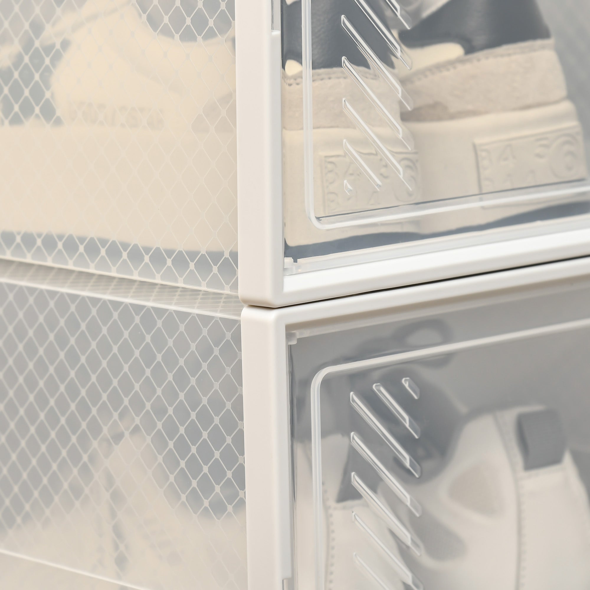 HOMCOM 18PCS Clear Shoe Box, Plastic Stackable Shoe Storage Box for UK/EU Size up to 8.5/43 with Magnetic Door for Women/Men, 25 x 35 x 19cm - North Peak Garden Furniture