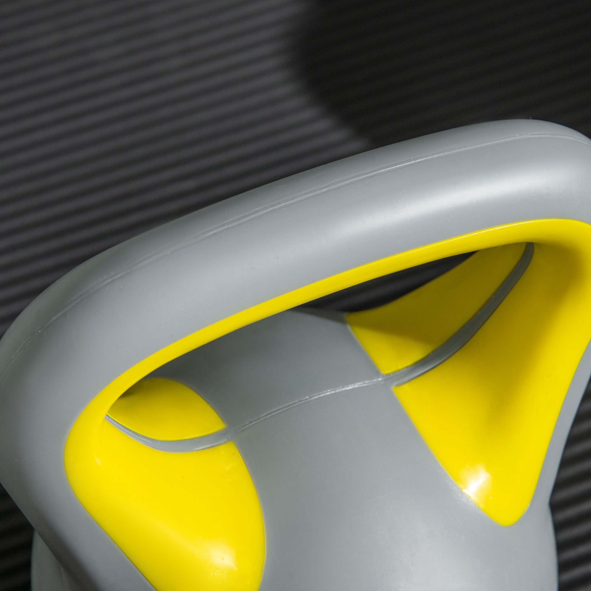 SPORTNOW Kettlebell, 4kg Kettle Bells with Handle for Home Gym Weight Lifting and Strength Training, Yellow and Grey - North Peak Garden Furniture