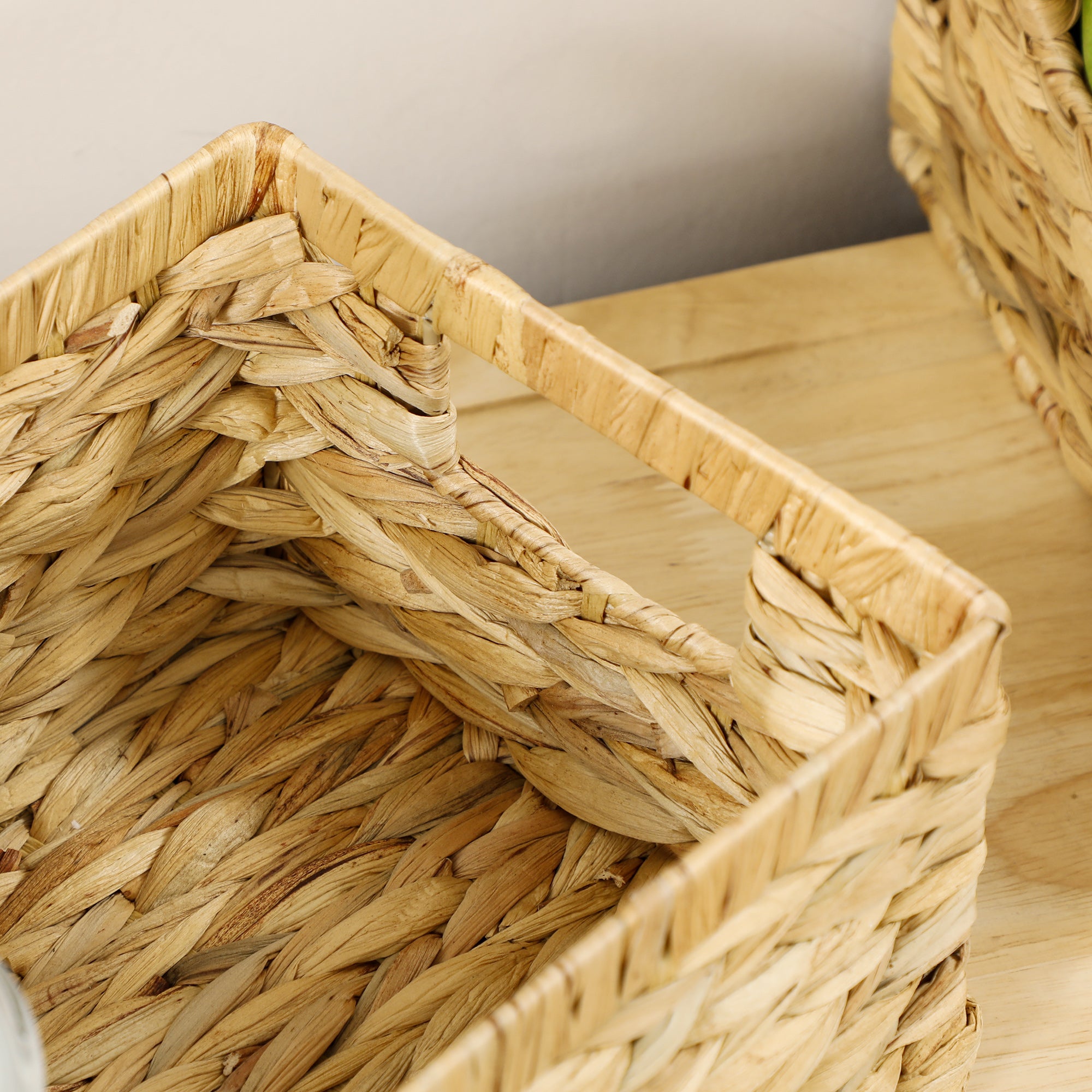 HOMCOM Set of Three Water Hyacinth Storage Baskets - North Peak Garden Furniture