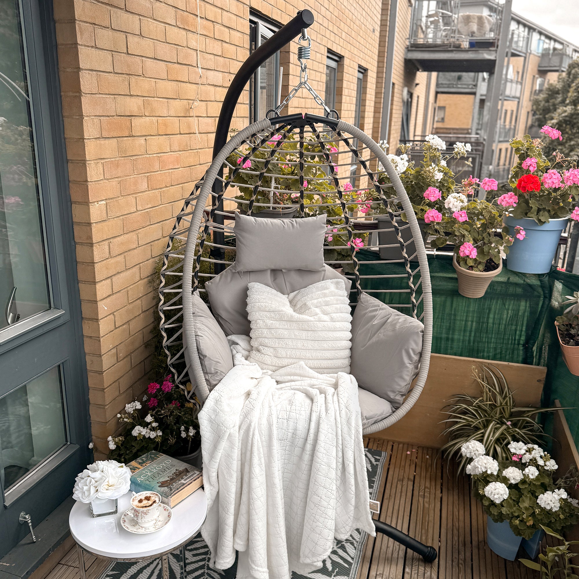 Outsunny Single Rattan Hanging Egg Chair, with Seat Cushion - Grey