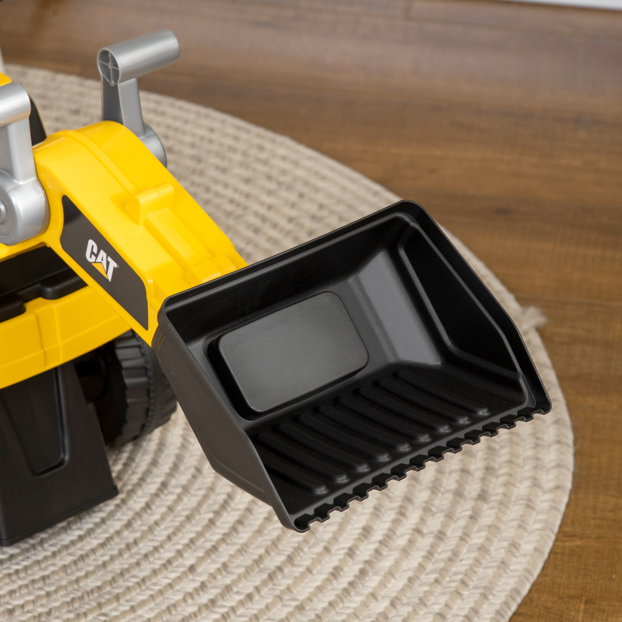 HOMCOM CAT Licensed Kids Construction Ride-On Toddler Digger Excavator Foot-To-Floor Ride-On Toy w/ Manual Shovel, Horn, Hidden Storage, for Ages 1.5-3 Years - North Peak Garden Furniture