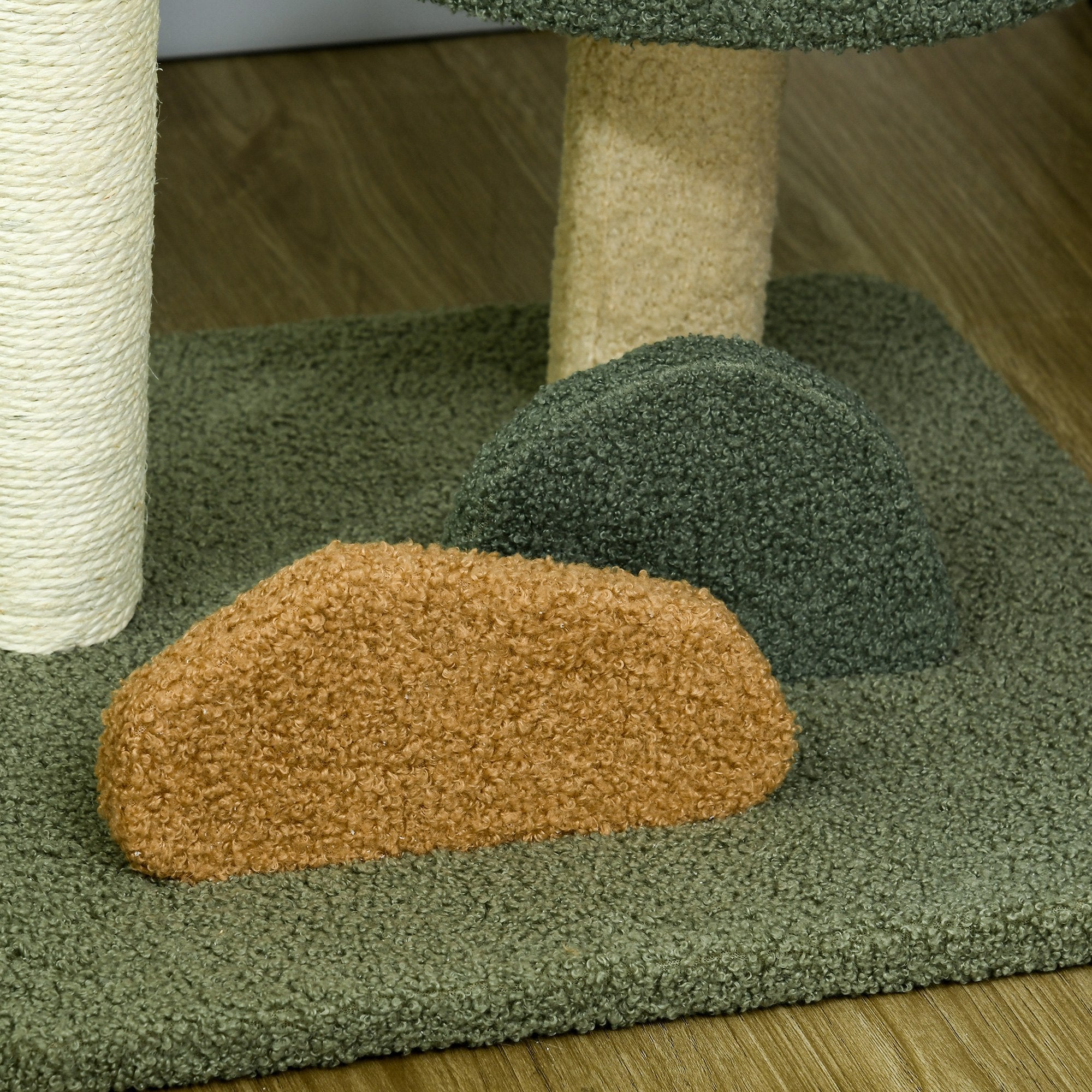 PawHut 52cm Small Cat Tree for Indoor Cats, Scratching Posts with Two Beds, Toy Ball - North Peak Garden Furniture