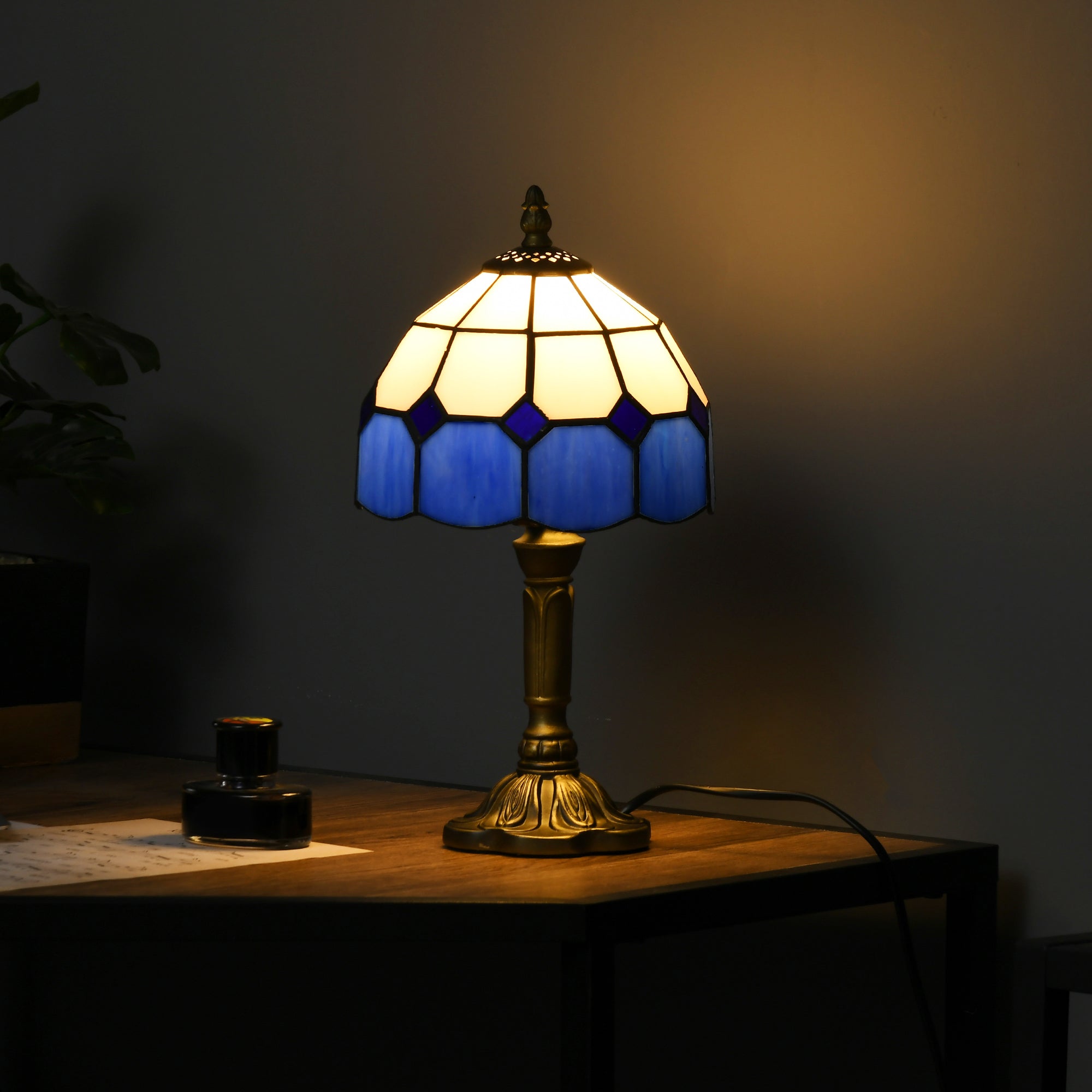 HOMCOM Handmade Stained Glass Table Lamp, Antique Bedside Lamp for Bedroom, Living room, Home, Nightstand, Decorative Night Light, Blue - North Peak Garden Furniture
