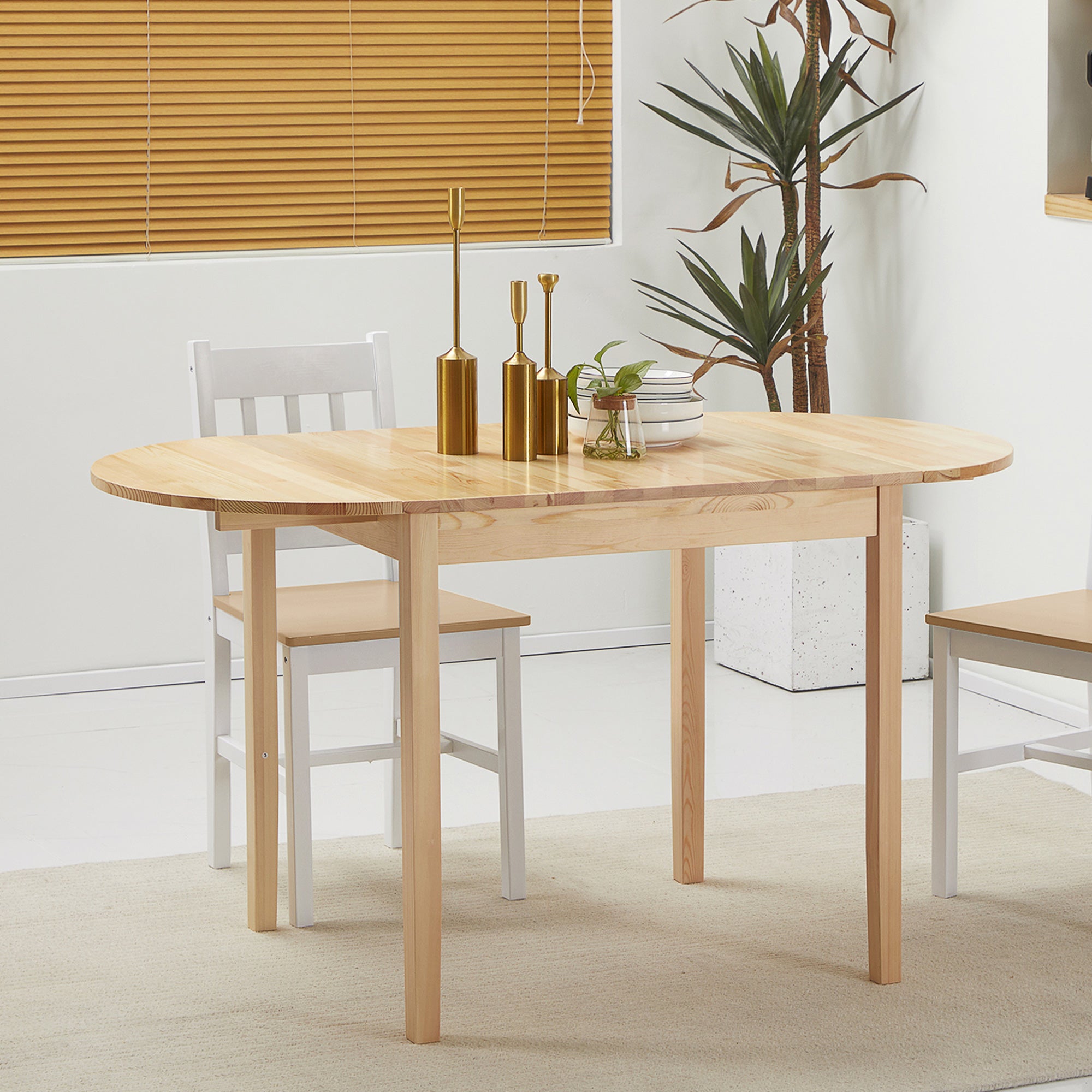 HOMCOM 4-6 Person Wooden Drop-Leaf Table - Natural Finish