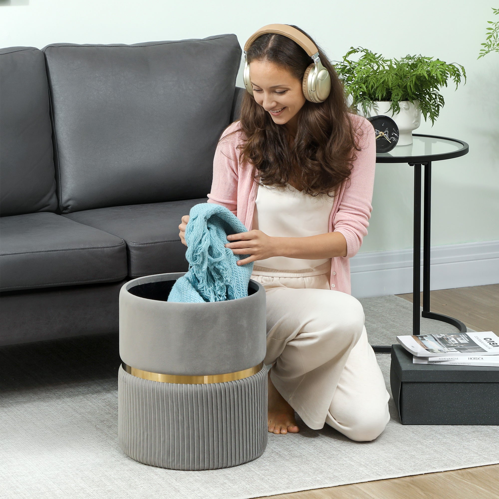 HOMCOM Velvet-Feel Storage Ottoman - Light Grey