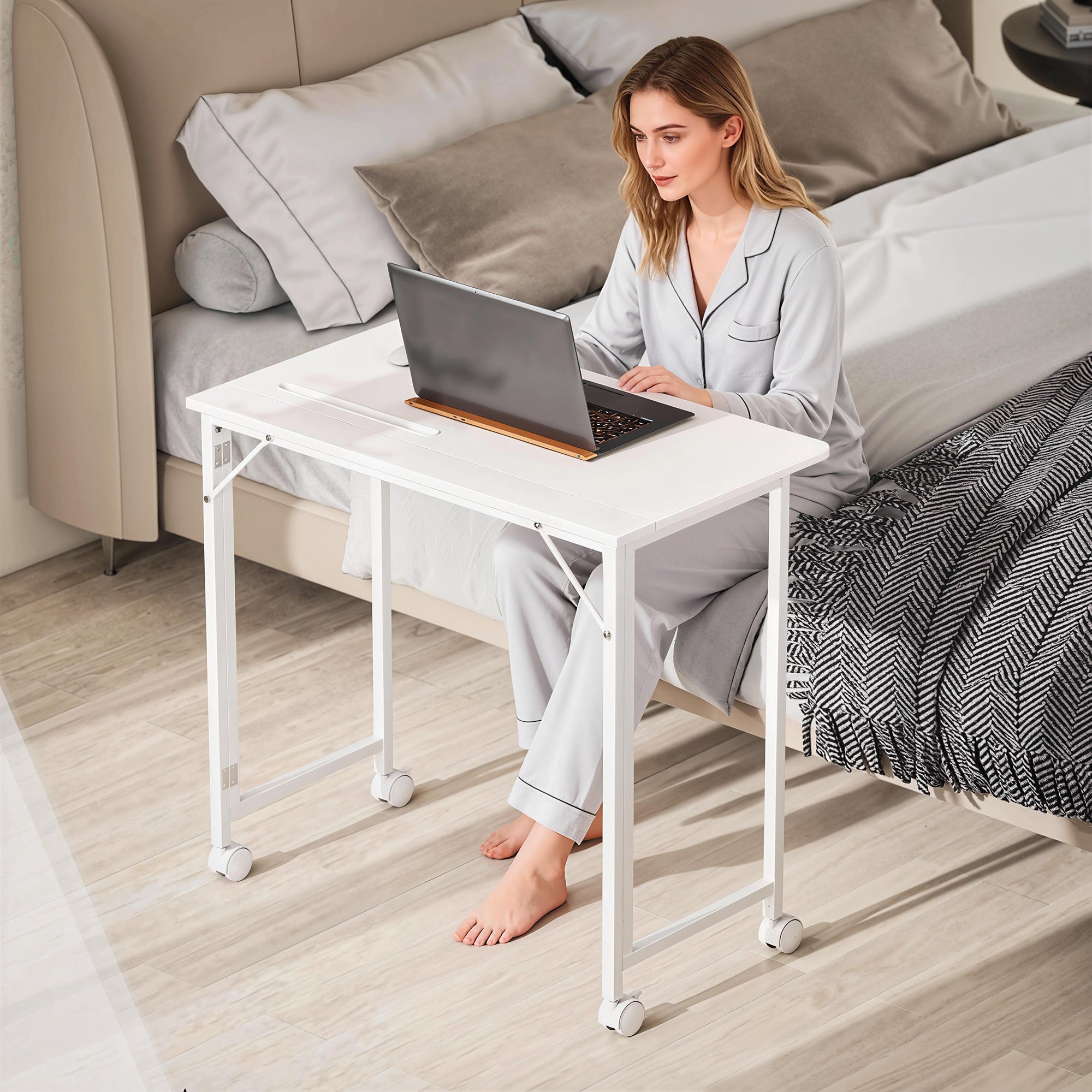 HOMCOM Small Folding Desk, with Wheels - White Wood-Effect