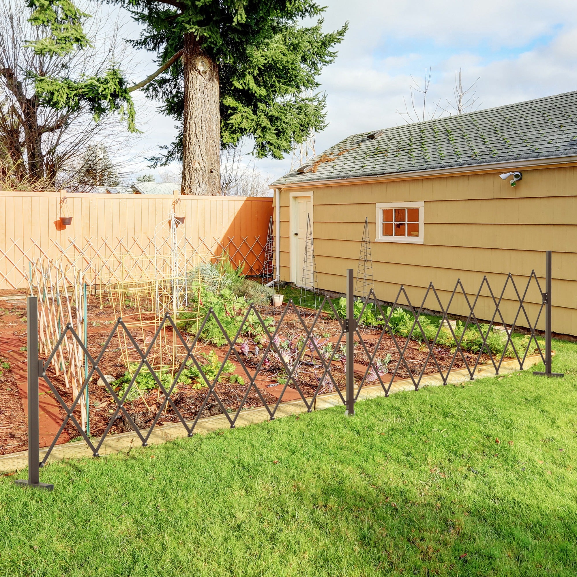 Outsunny Expanding Trellis Fence Freestanding Movable Fence Foldable Garden Screen Panel Aluminium, 405cm x 103.5cm, Dark Brown - North Peak Garden Furniture