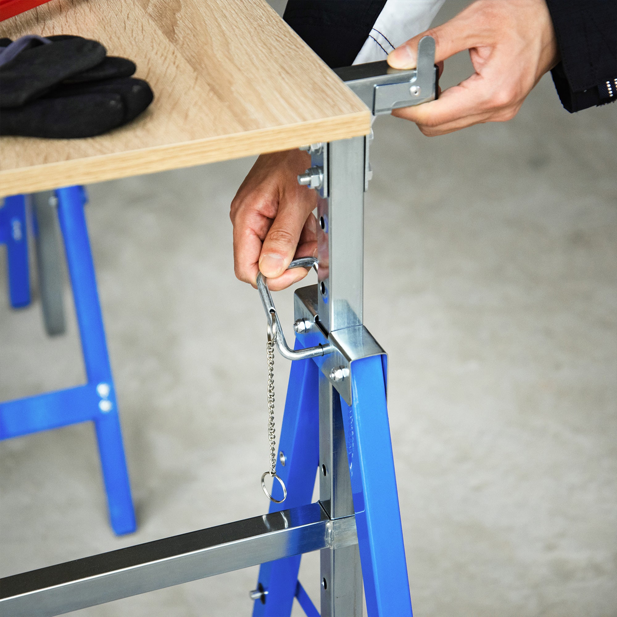 HOMCOM Set of 2 Adjustable Telescopic Builders Trestle DIY Steel Work Bench Carpenter Folding Saw Horse Tools Blue - North Peak Garden Furniture