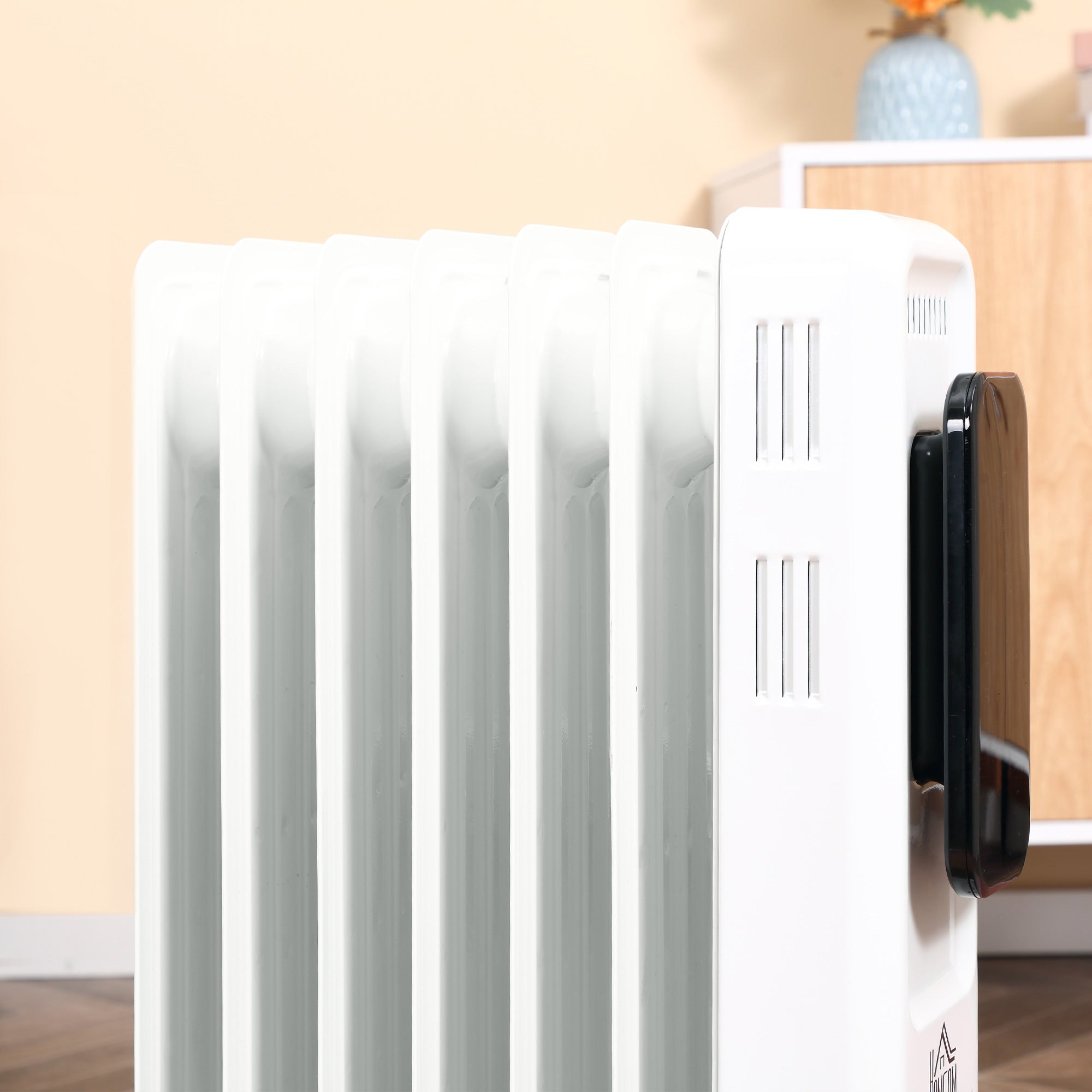 HOMCOM 1500W Oil Filled Radiator, 7 Fin Portable Electric Heater with LED Display, 24H Timer, 3 Heat Settings, Adjustable Thermostat, Safety Cut off, Remote Control, White - North Peak Garden Furniture