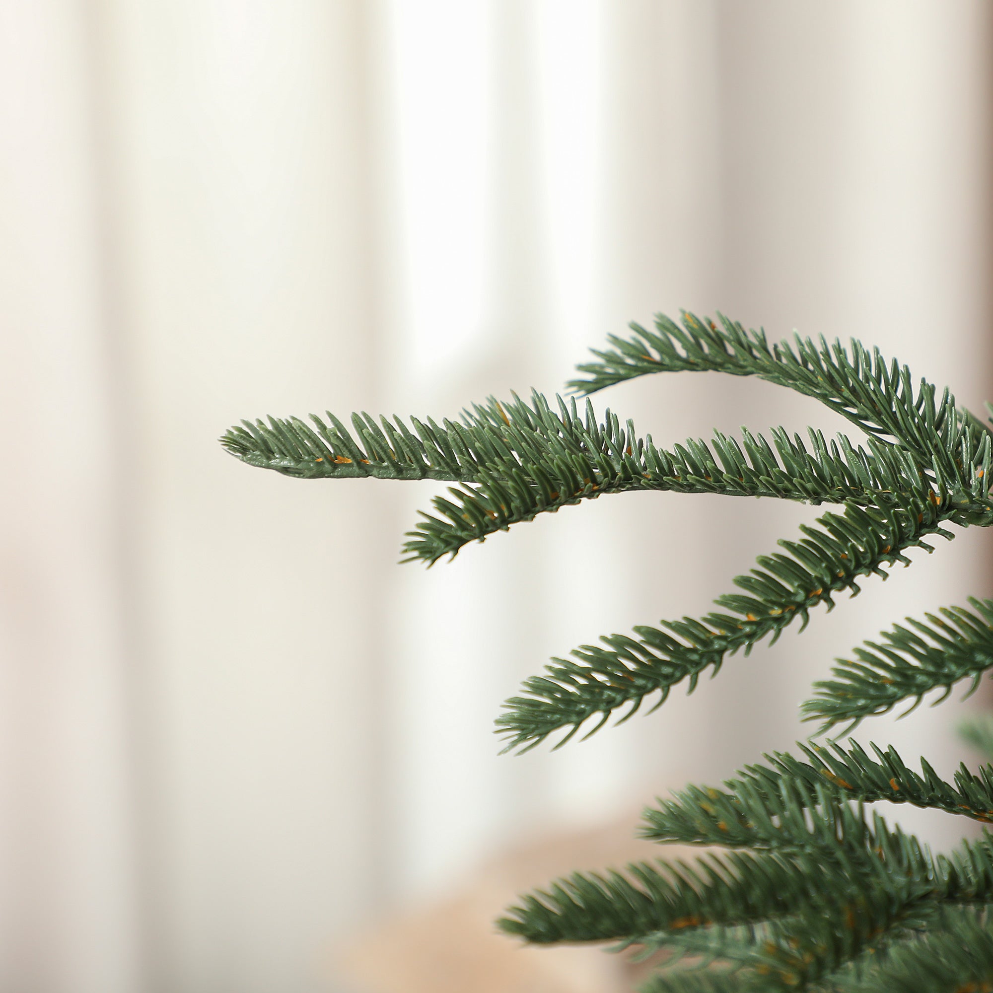 HOMCOM 6 ft Full Spruce Christmas Tree with Realistic Dense Tips, Easy Assembly - Green
