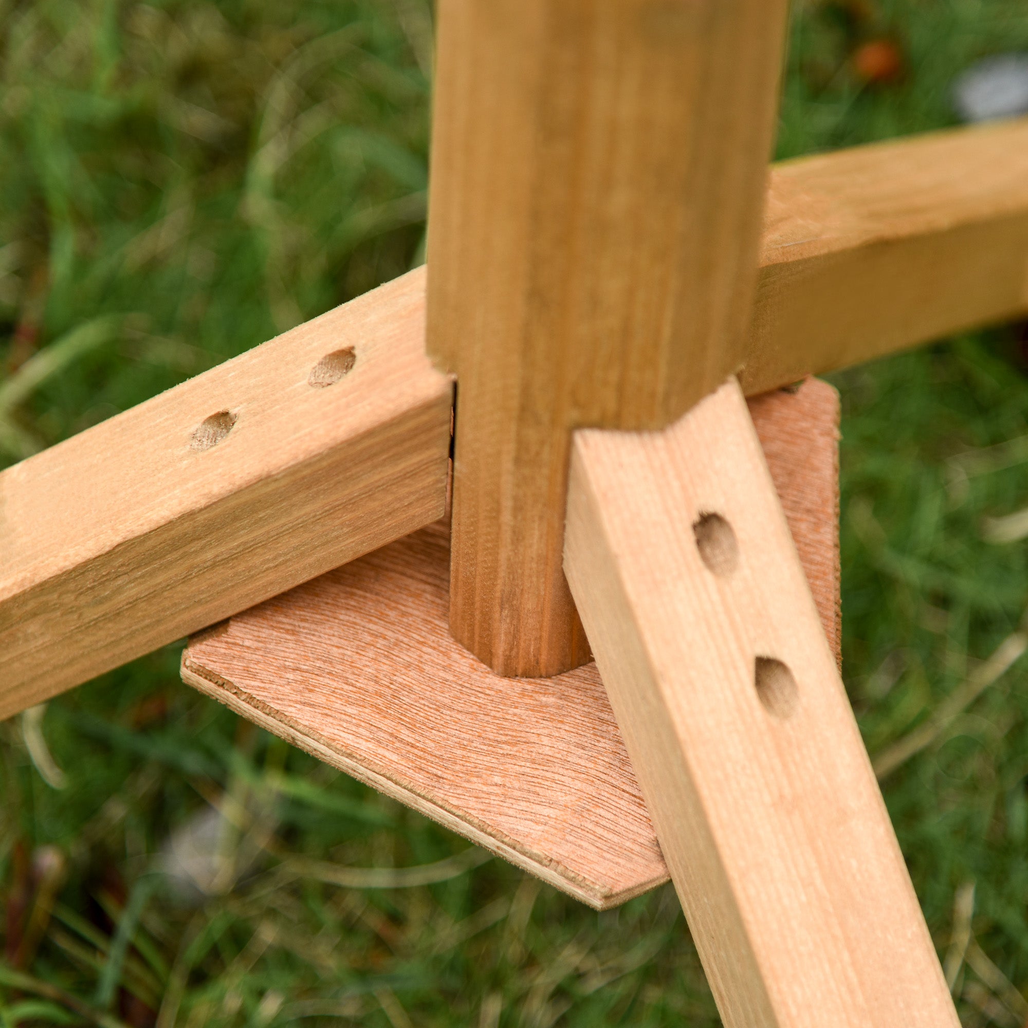 PawHut Wooden Bird Table Freestanding Feeding Station for Garden Outside ,139H cm, Natural - North Peak Garden Furniture