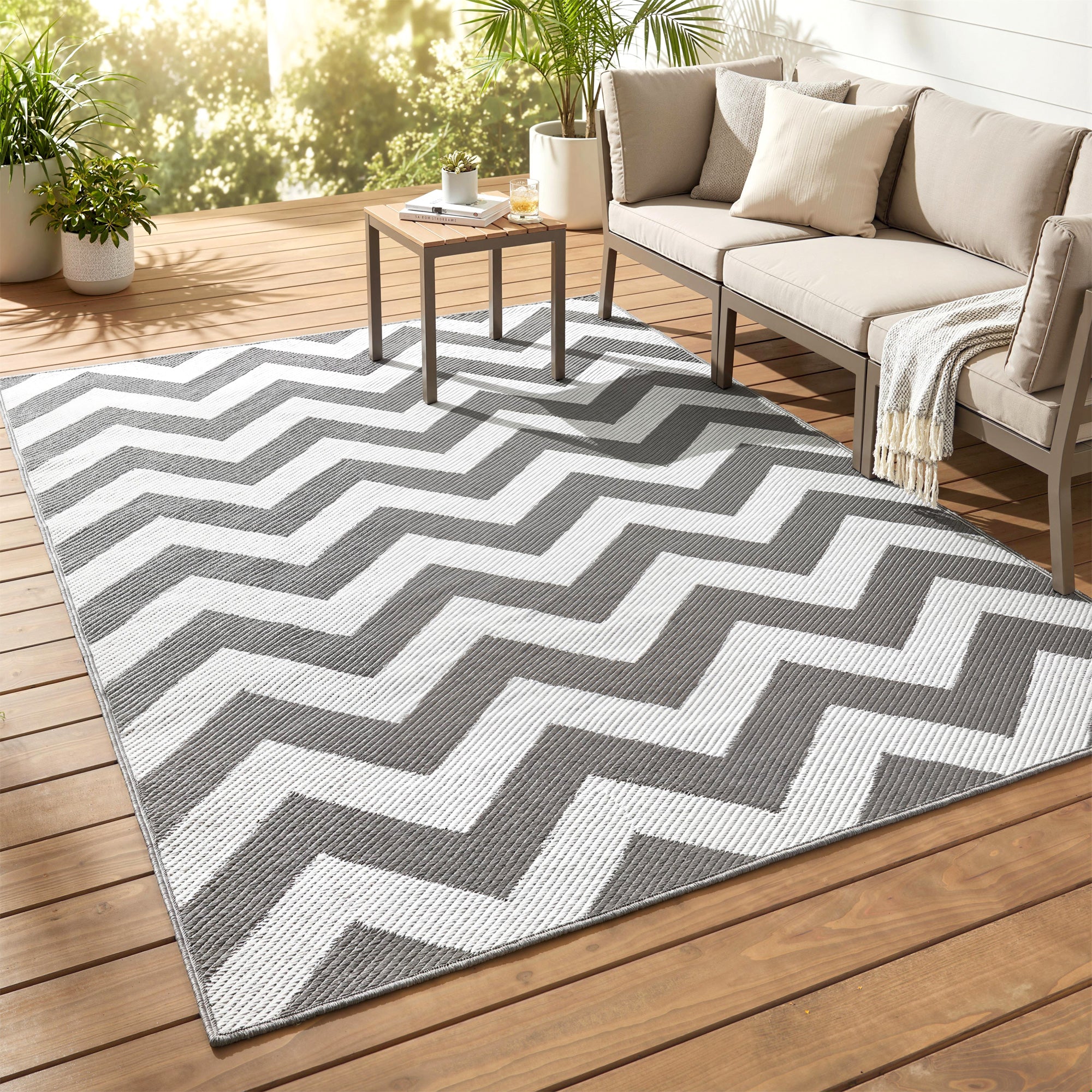 Outsunny Reversible Outdoor Rug, 1.2 x 1.8m Patio Carpet, Waterproof Plastic Rug for Garden, Deck, Picnic, Beach, Camping, Grey and White