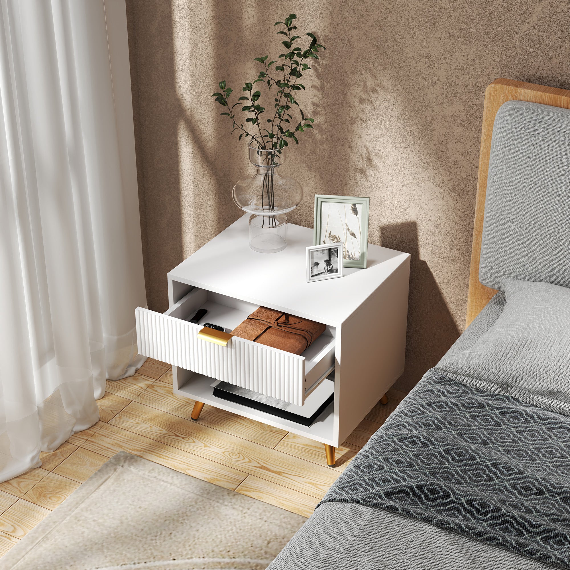 HOMCOM Elegant Bedside Table, with Drawer and Shelf - White/Gold Tone