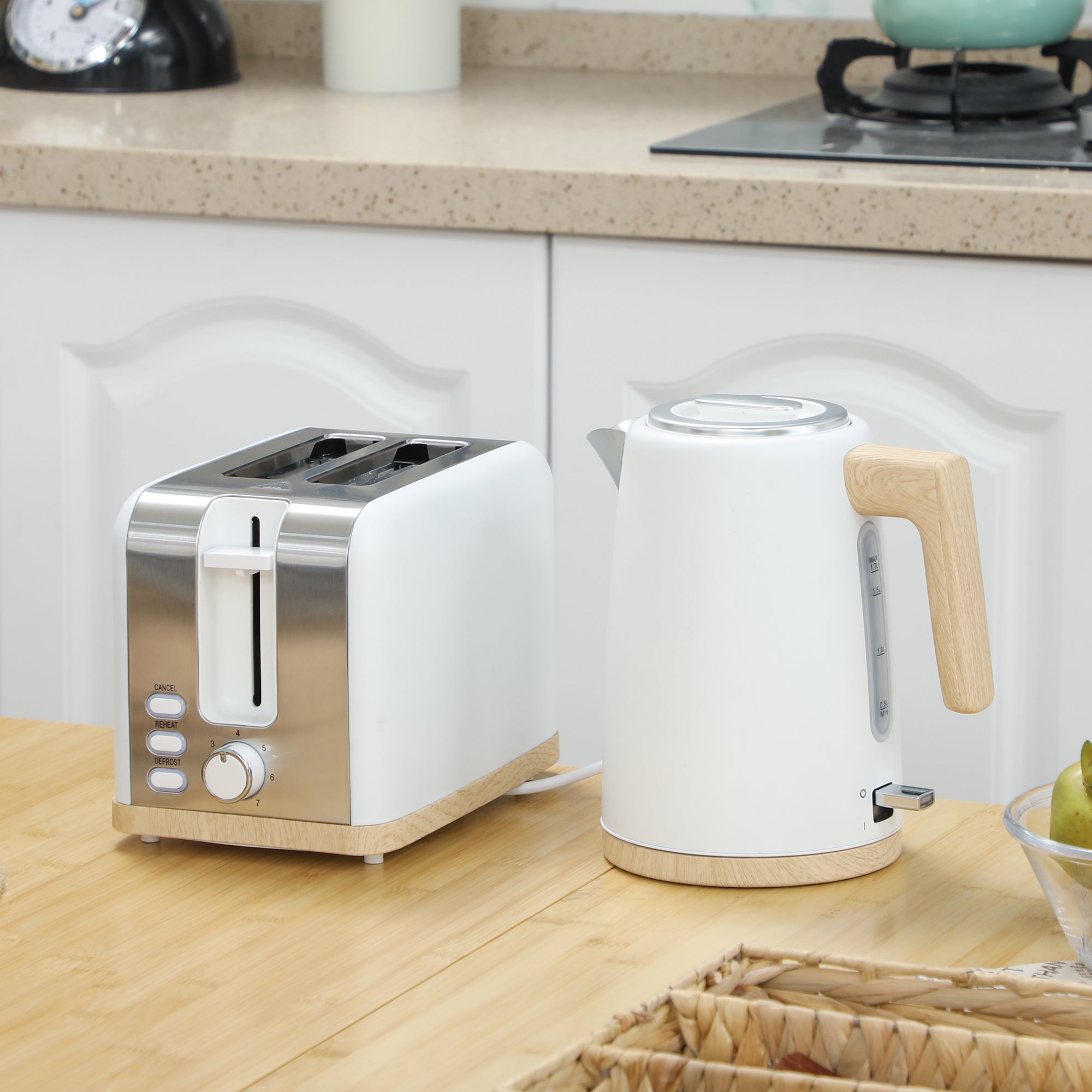 HOMCOM Kettle and Toaster Set, 1.7L 3000W Fast Boil Kettle & 2 Slice Toaster Kitchen Set with 7 Level Browning Controls, Defrost, Reheat, Auto Off, Boil-dry Protection, White - North Peak Garden Furniture