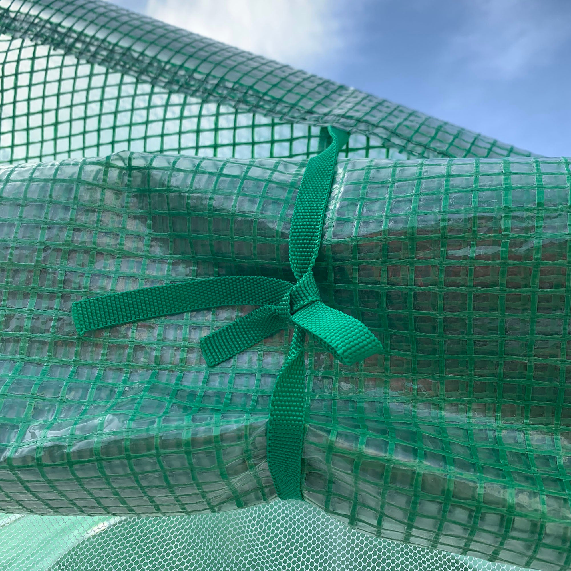 Outsunny Walk-in Polytunnel Garden Greenhouse, Outdoor Mesh Door Greenhouse with PE Cover and 6 Windows, 4.5 x 3 x 2m, Green - North Peak Garden Furniture
