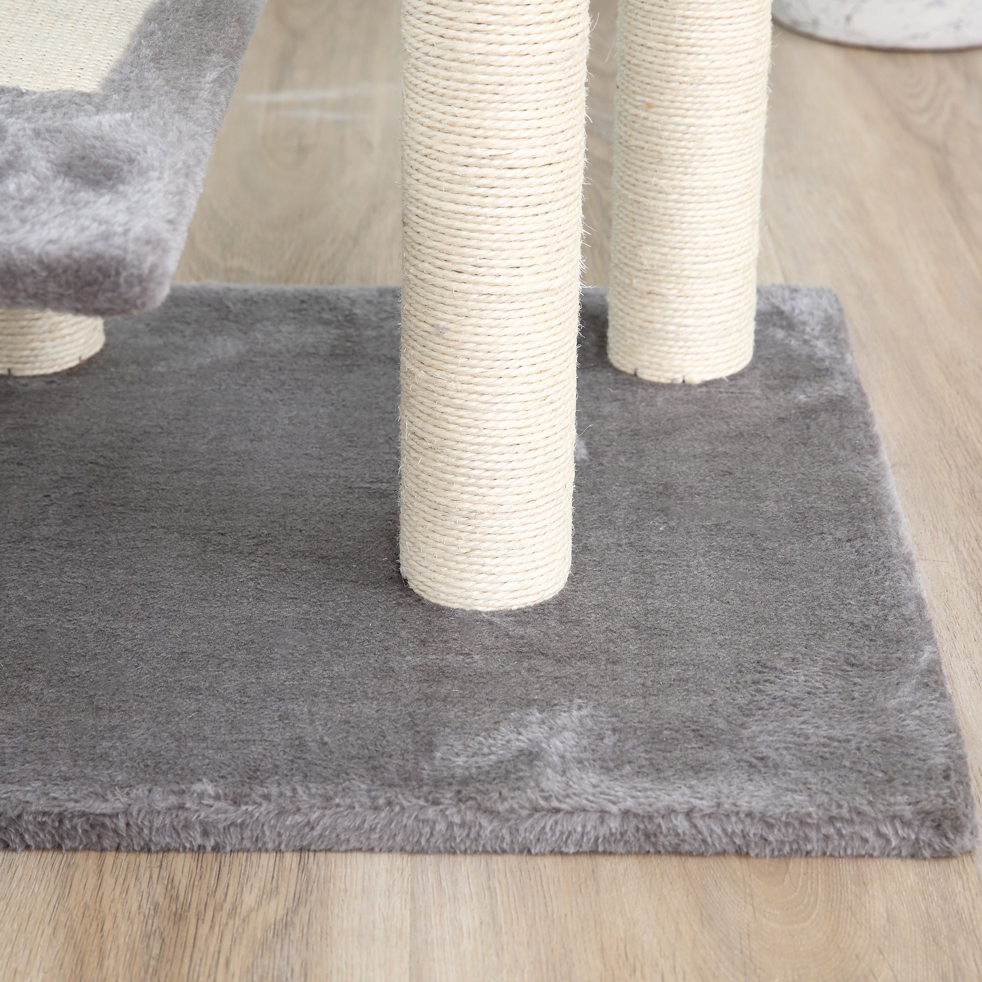 PawHut Cat Tower, Kitten Scratch Post, Sisal Climbing Activity Centre, Durable & Comfortable, Grey.