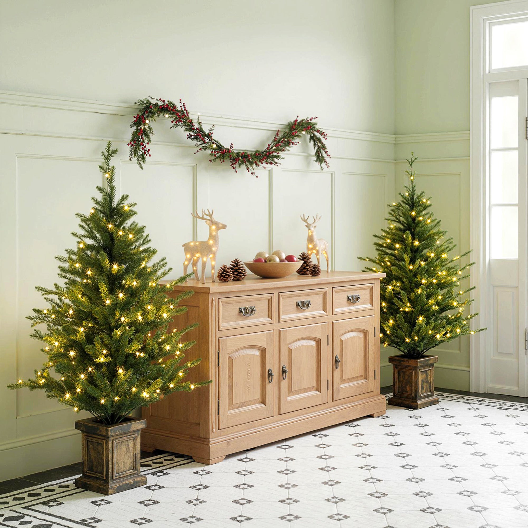 HOMCOM Set of Two Artificial 4ft Christmas Trees, with Lights - Green