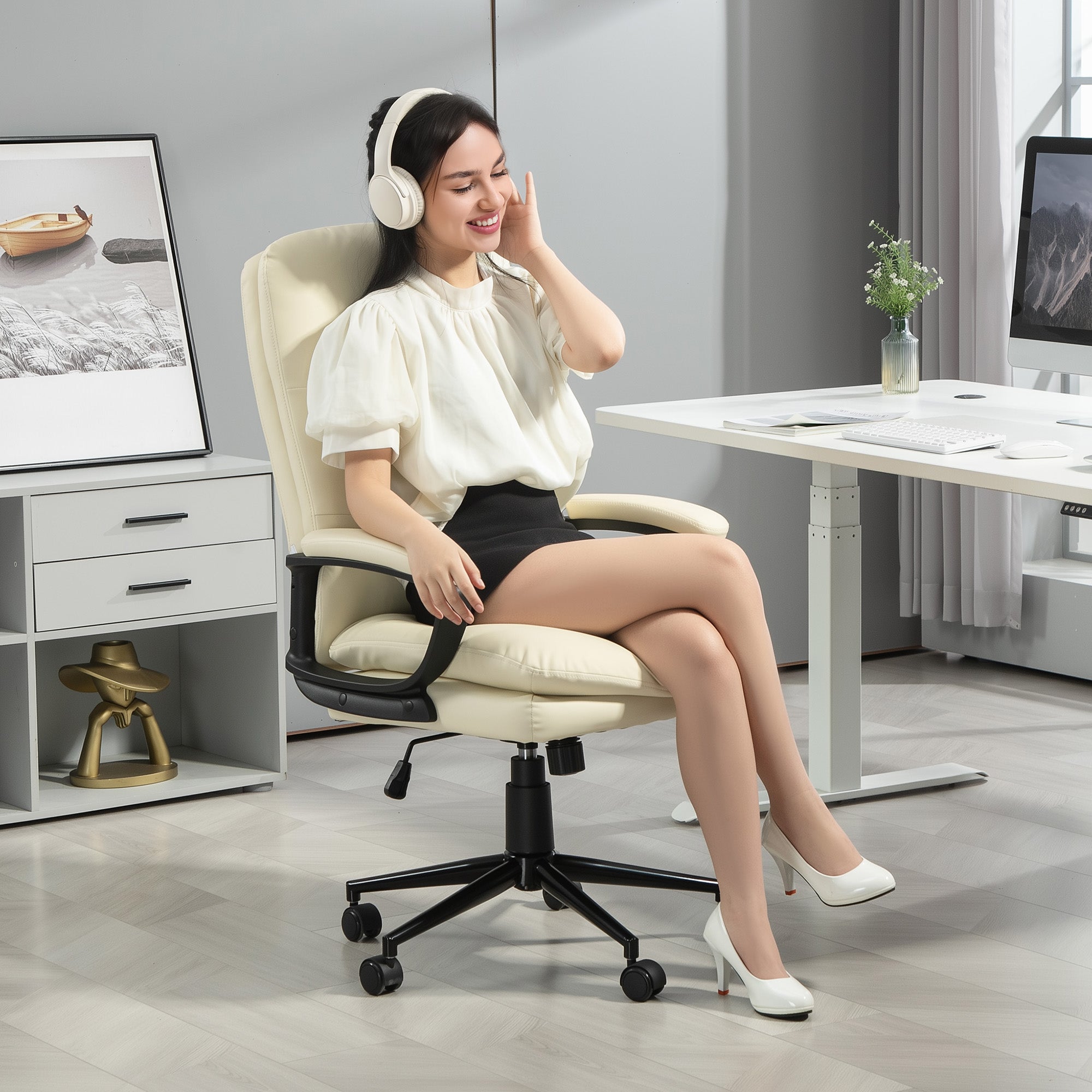 Vinsetto Office Chair, PU Leather Computer Desk Chair Office Chair with Adjustable Height and Swivel Rolling Wheels for Work Study, Cream White - North Peak Garden Furniture