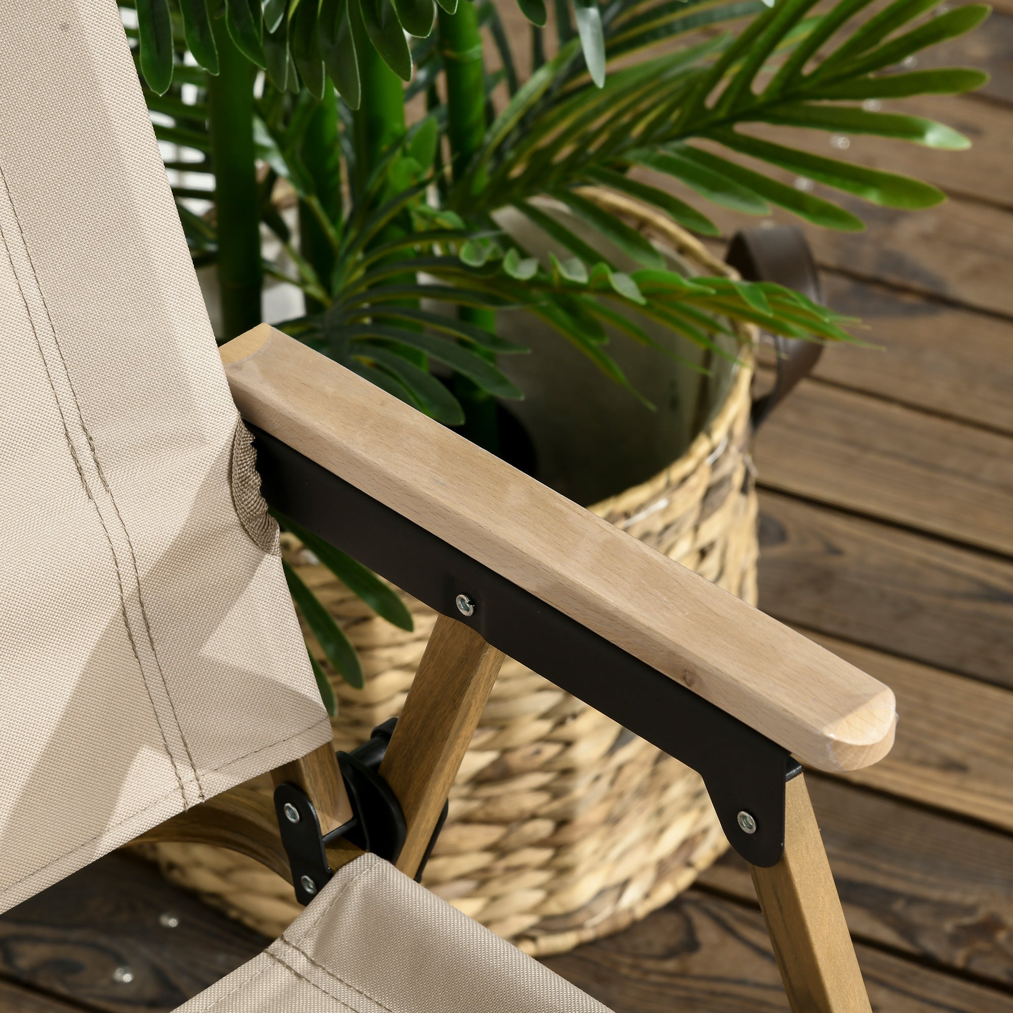 Outsunny Camping Chair for Adults, Lightweight Folding Chair, Portable Chair for Camping, Fishing, Beach and Outdoor Travel, Khaki - North Peak Garden Furniture
