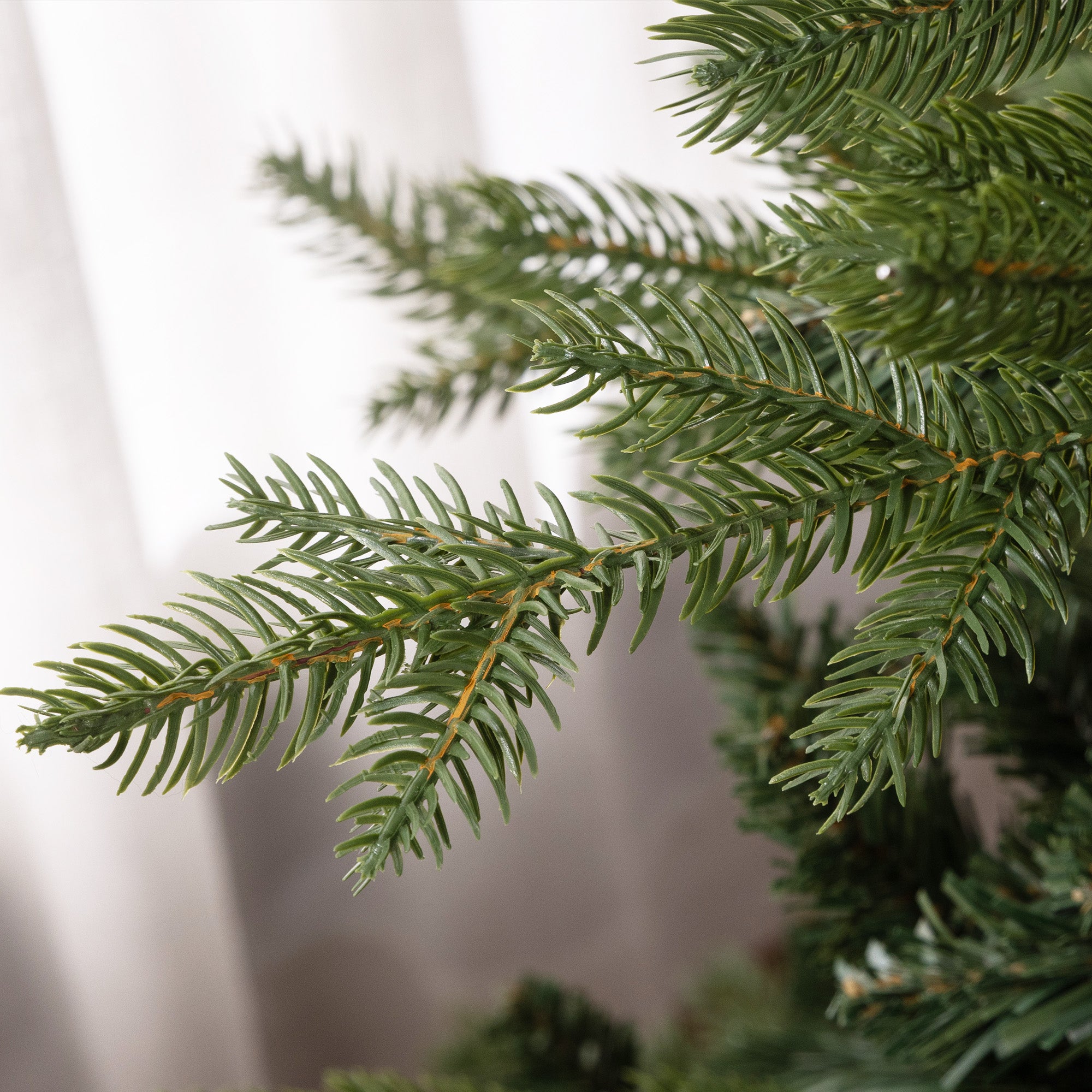 HOMCOM 5ft Bare Artificial Christmas Tree, with 1309 Tips - Green - North Peak Garden Furniture