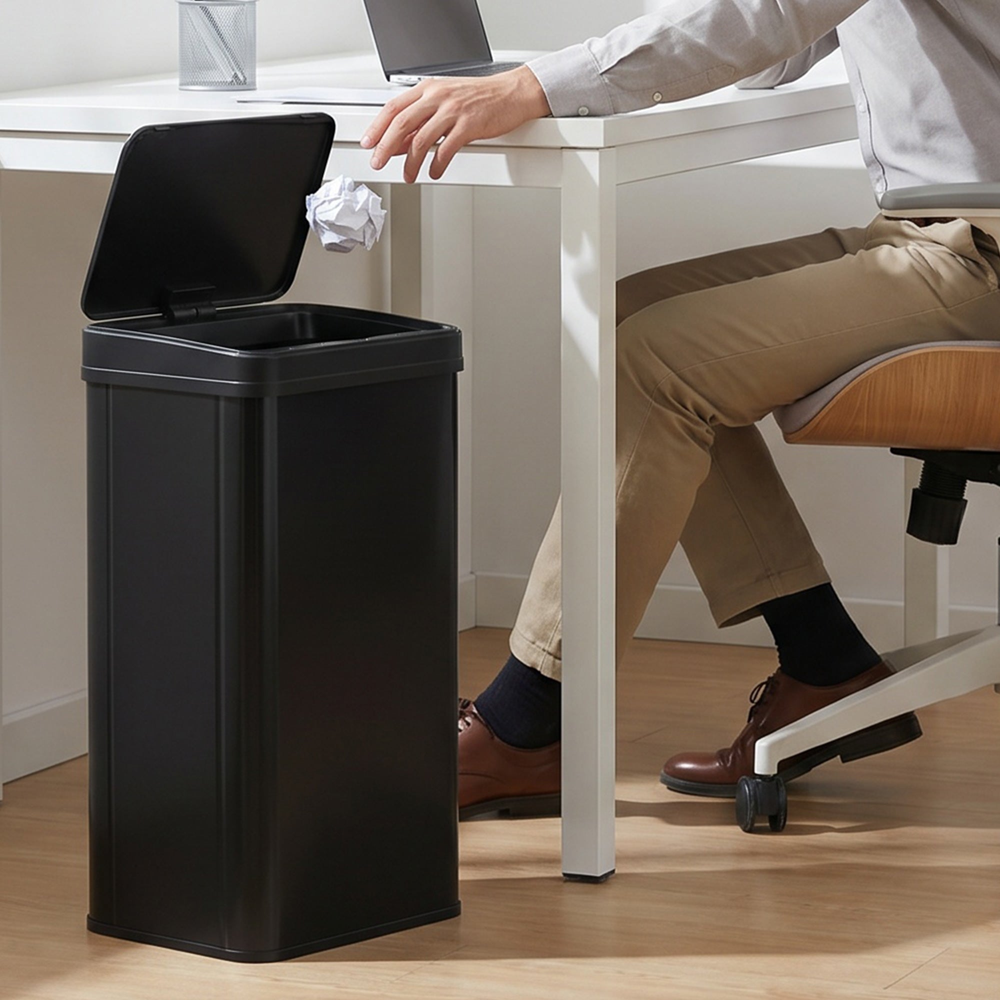 HOMCOM 50L Sensor Bin with Soft-Close Lid, Stainless Steel Automatic Touchless Motion Sensor Kitchen Bin, Black
